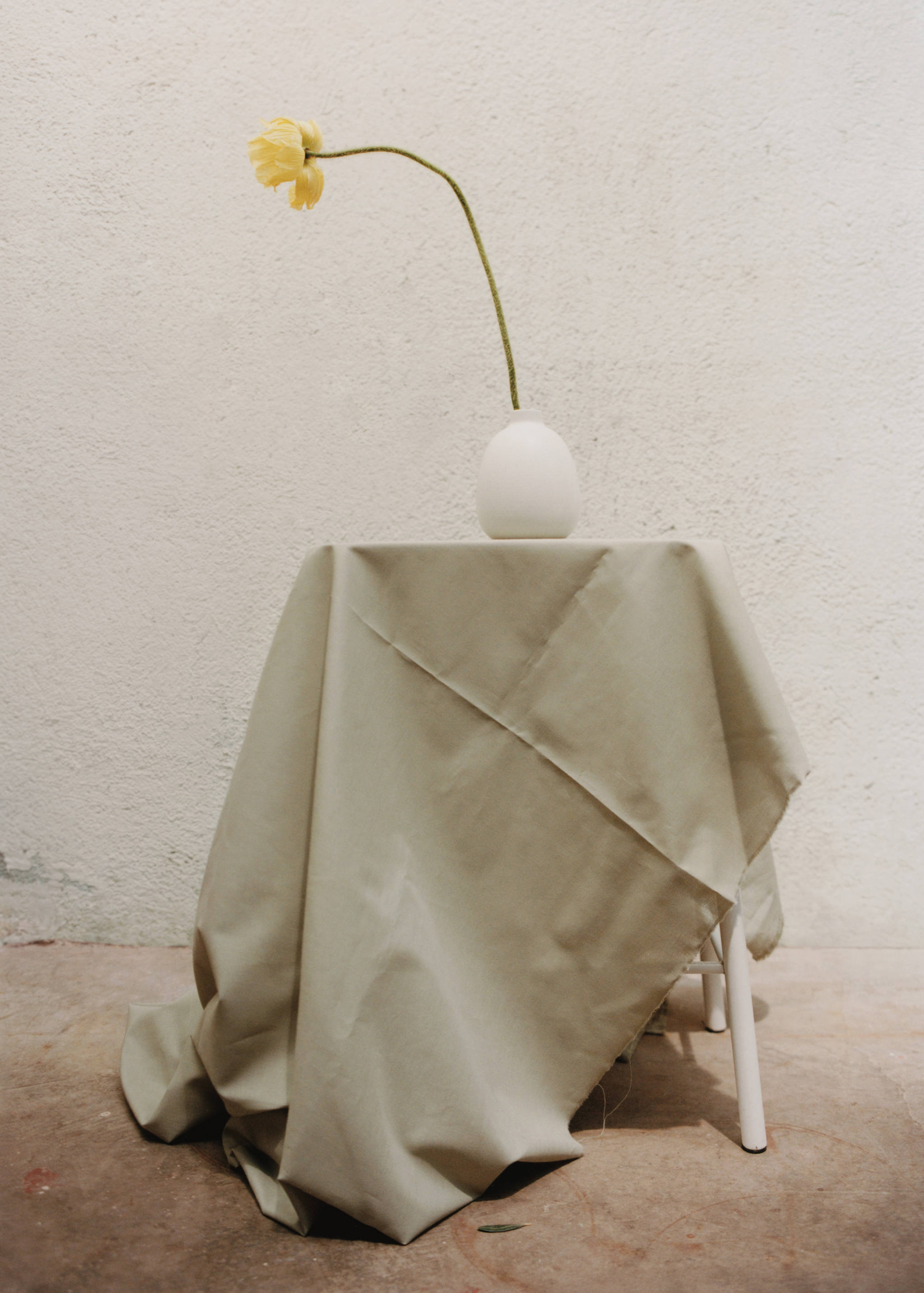 Small earthenware vase - Details of the article 6