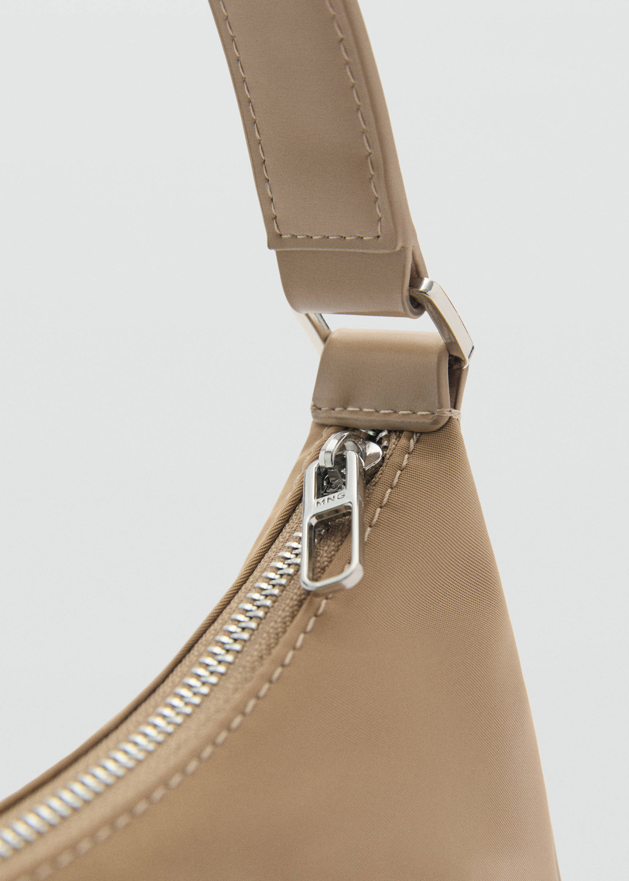 Small nylon shoulder bag - Details of the article 2