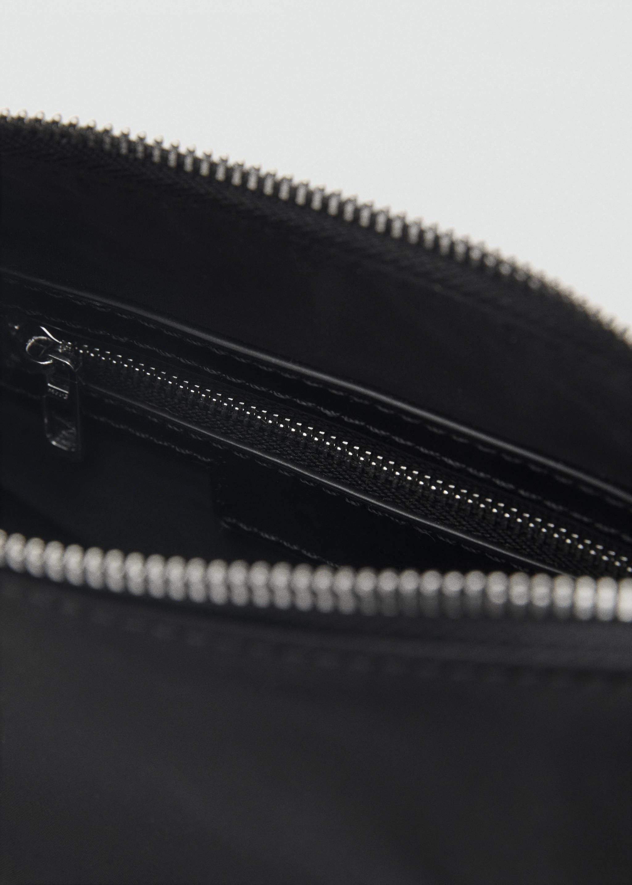 Kis nylon válltáska - A termék adatai 3