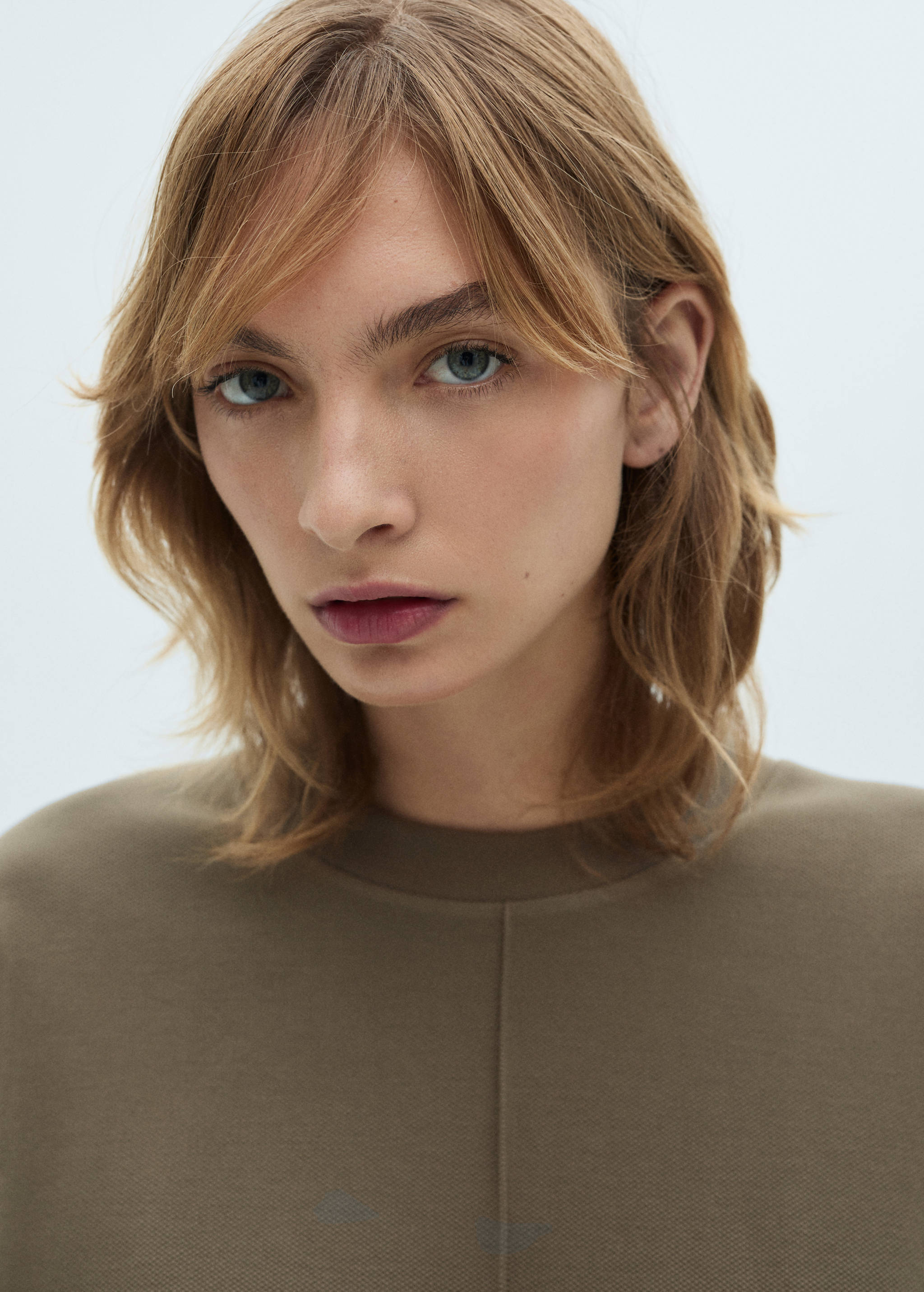 Crew-neck sweatshirt with stitching detail - Details of the article 1