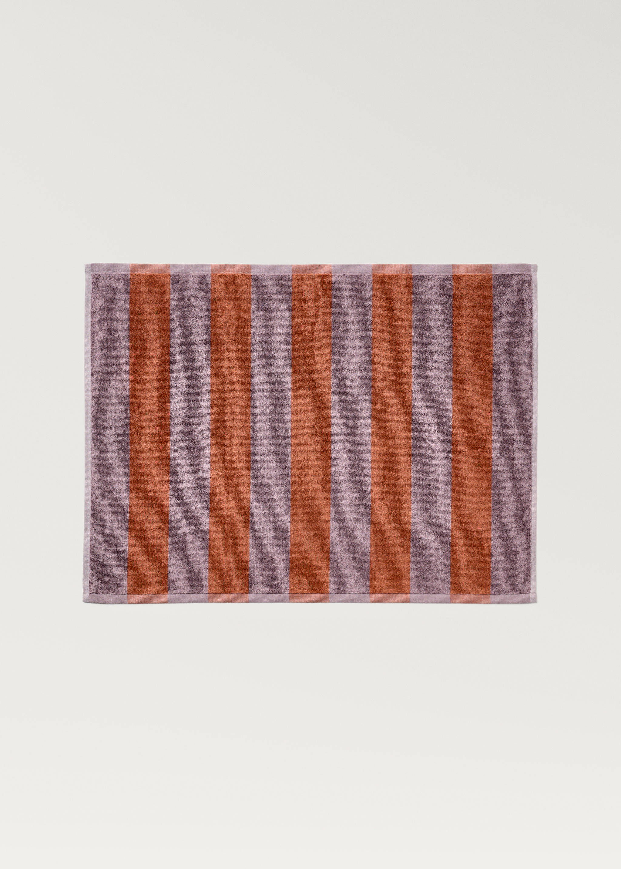 Two-tone striped bath rug - Article without model