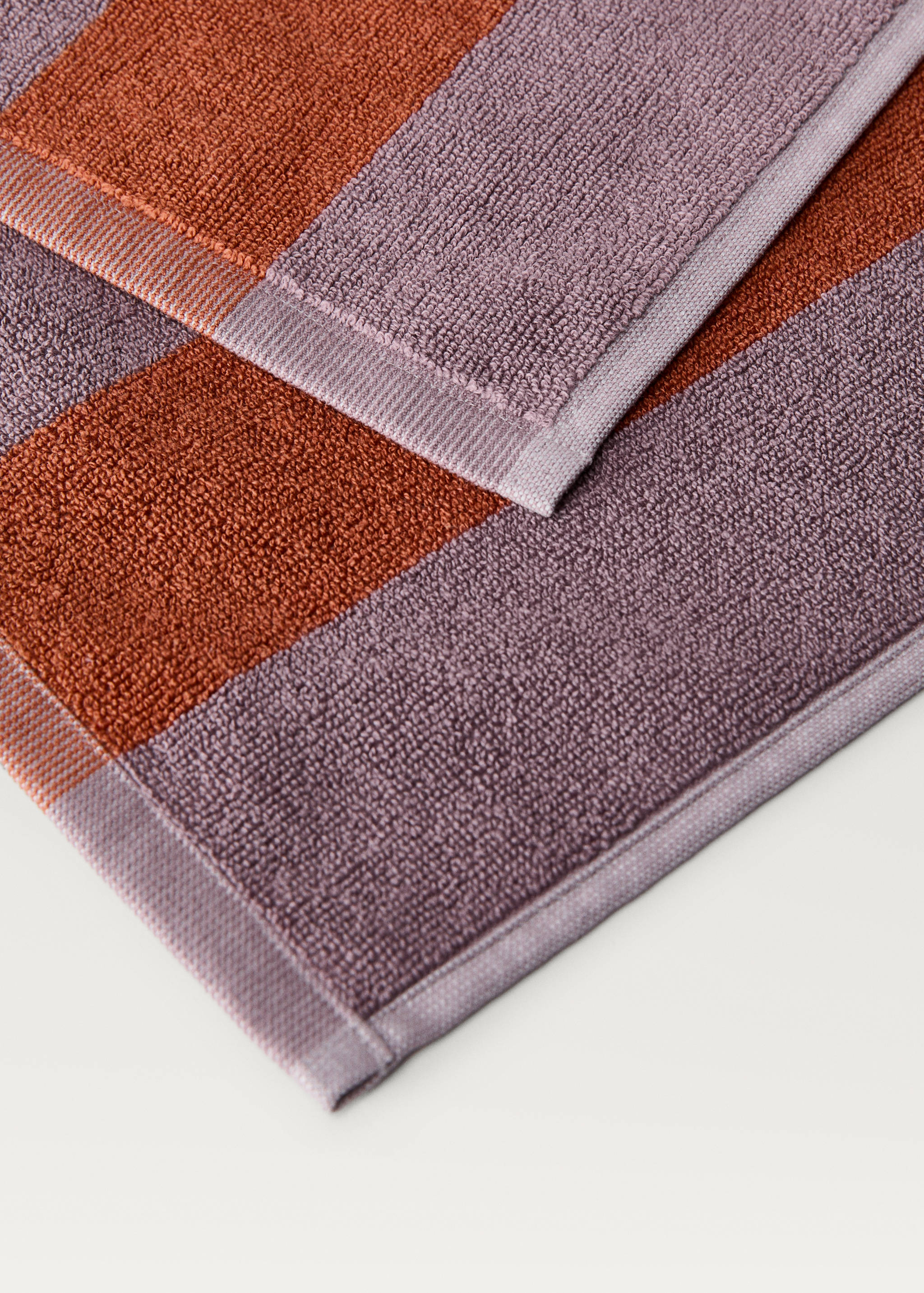 Two-tone striped bath rug - Details of the article 2