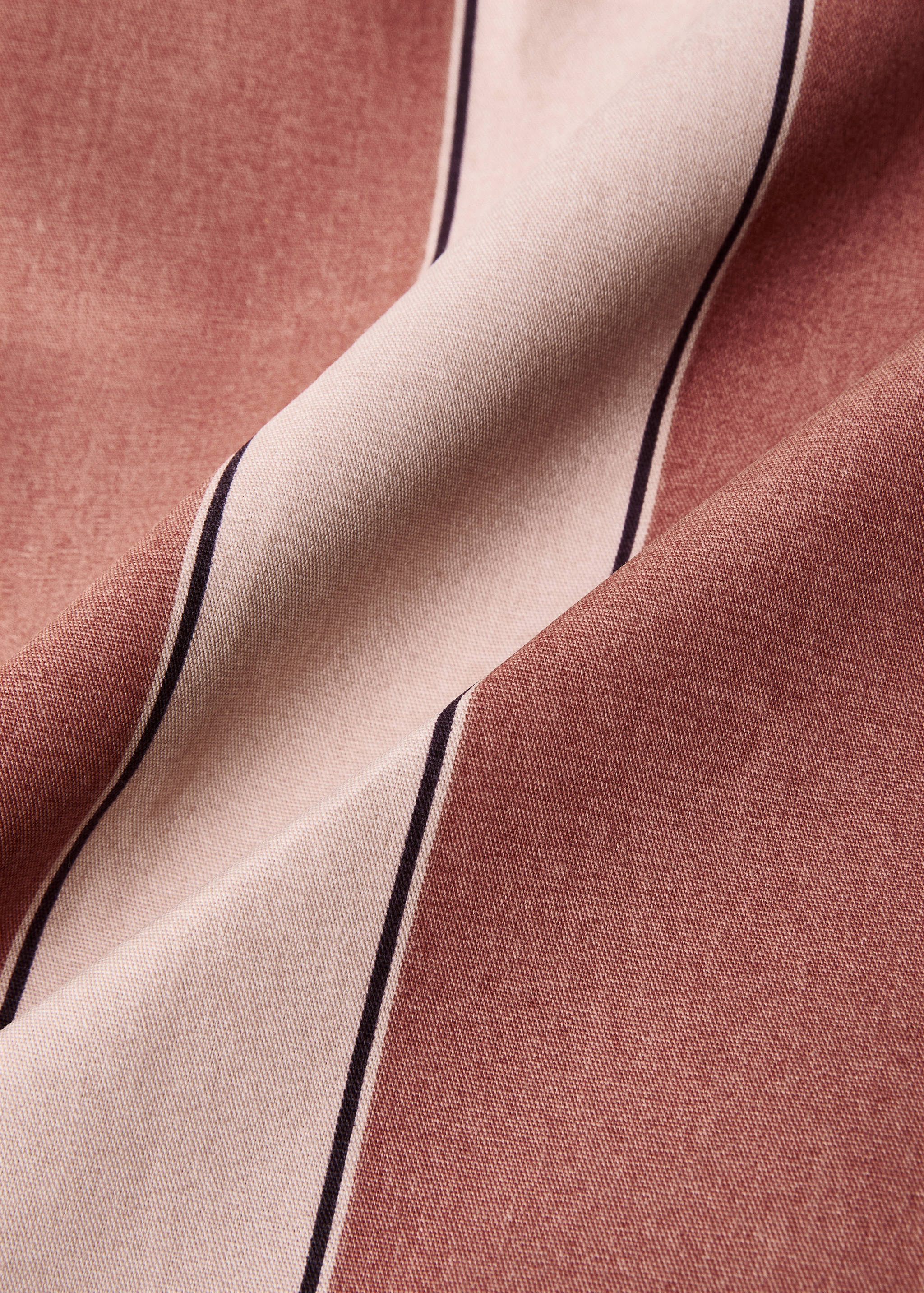 Βαμβακερό ριγέ τραπεζομάντιλο με ρητίνη για 2 έως 4 άτομα - Λεπτομέρεια του προϊόντος 1