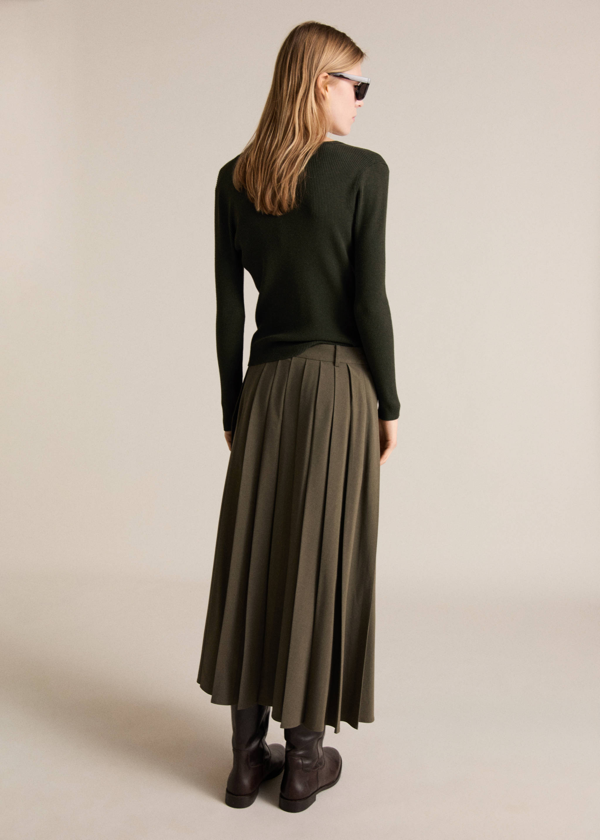 V-neck knitted cardigan - Reverse of the article