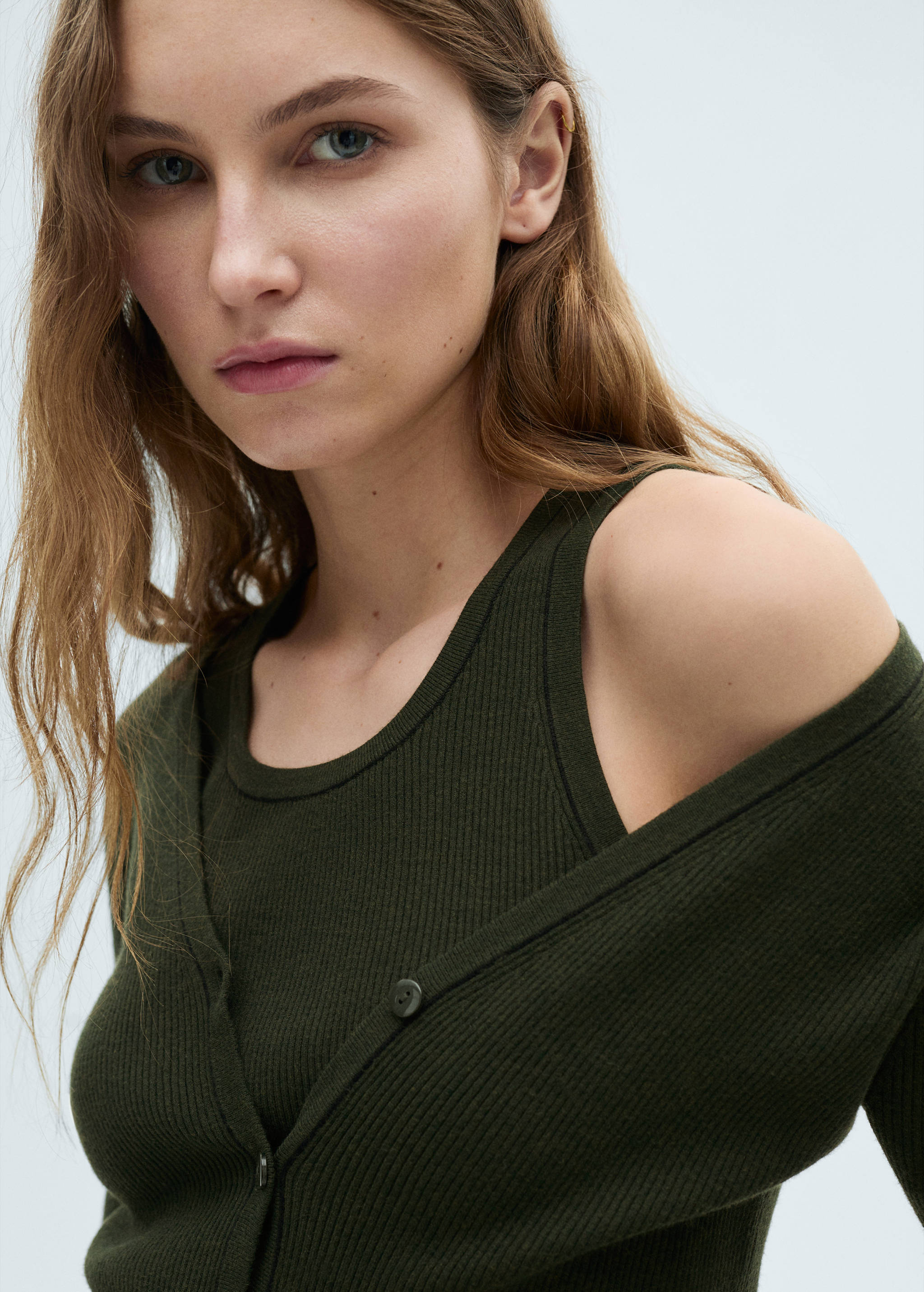 V-neck knitted cardigan - Details of the article 1