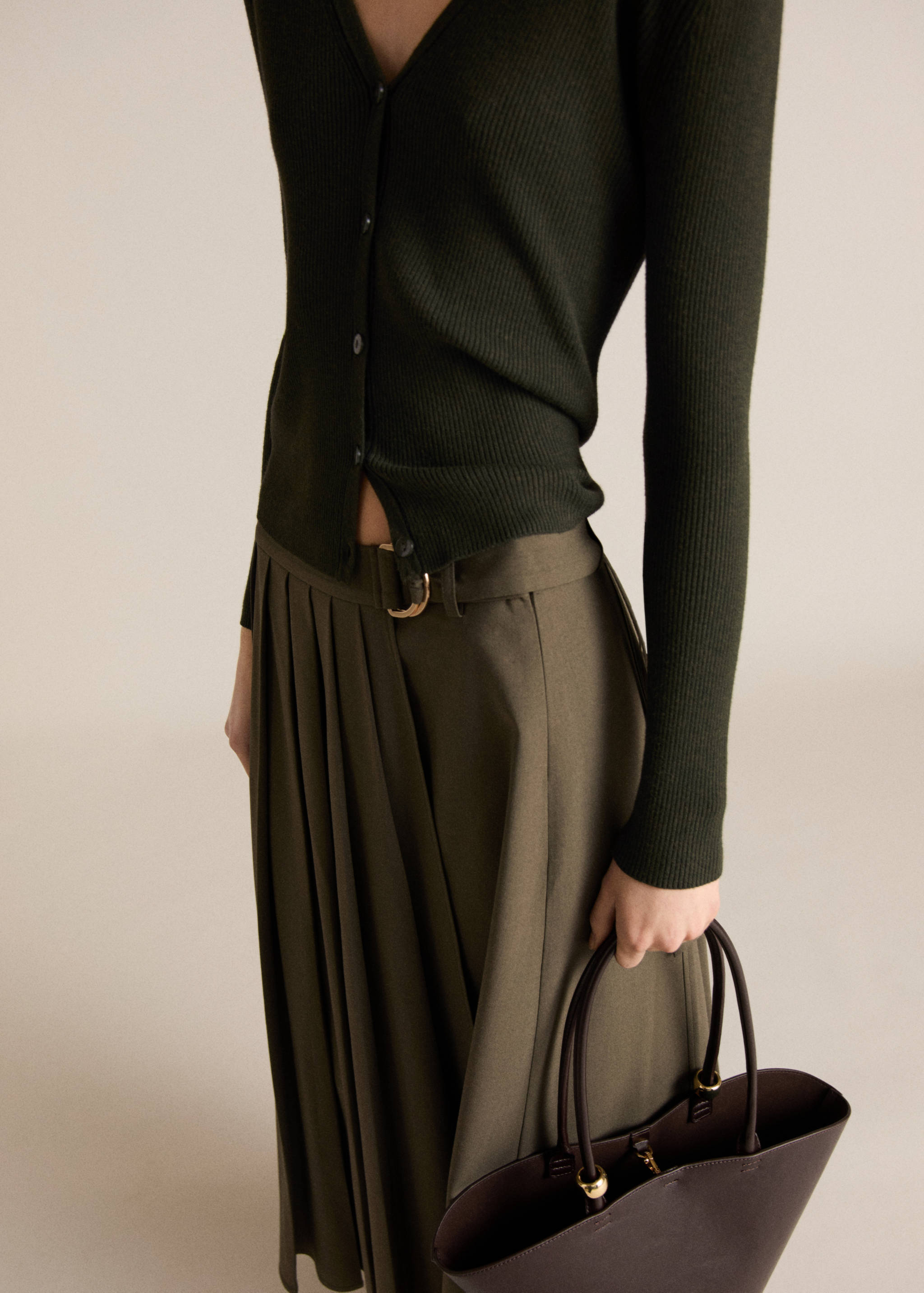 V-neck knitted cardigan - Details of the article 6