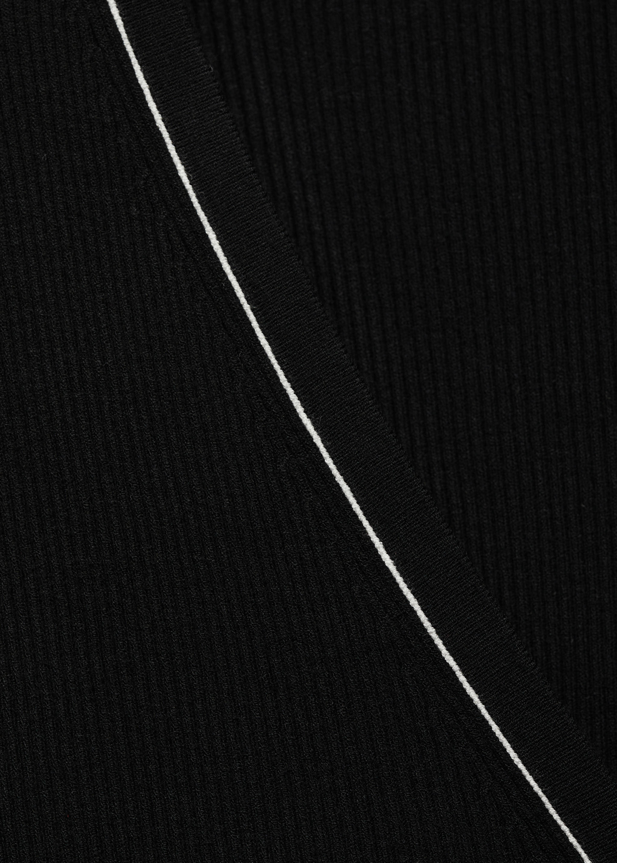 V-neck knitted cardigan - Details of the article 8