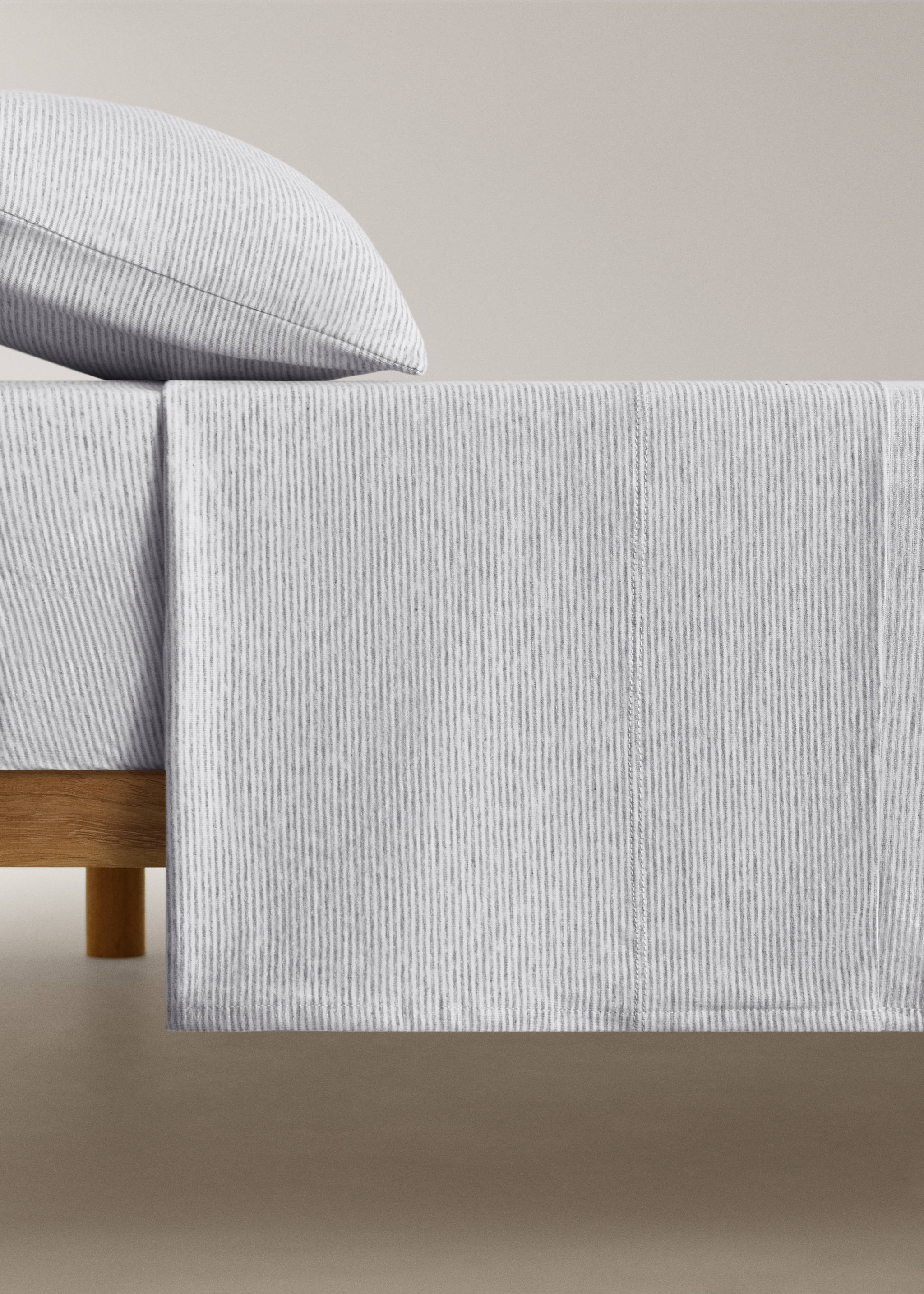 Prugasta pamučna gornja plahta za dječji krevetić - Artikl bez modela, Siva. Ref: 87054085-00.