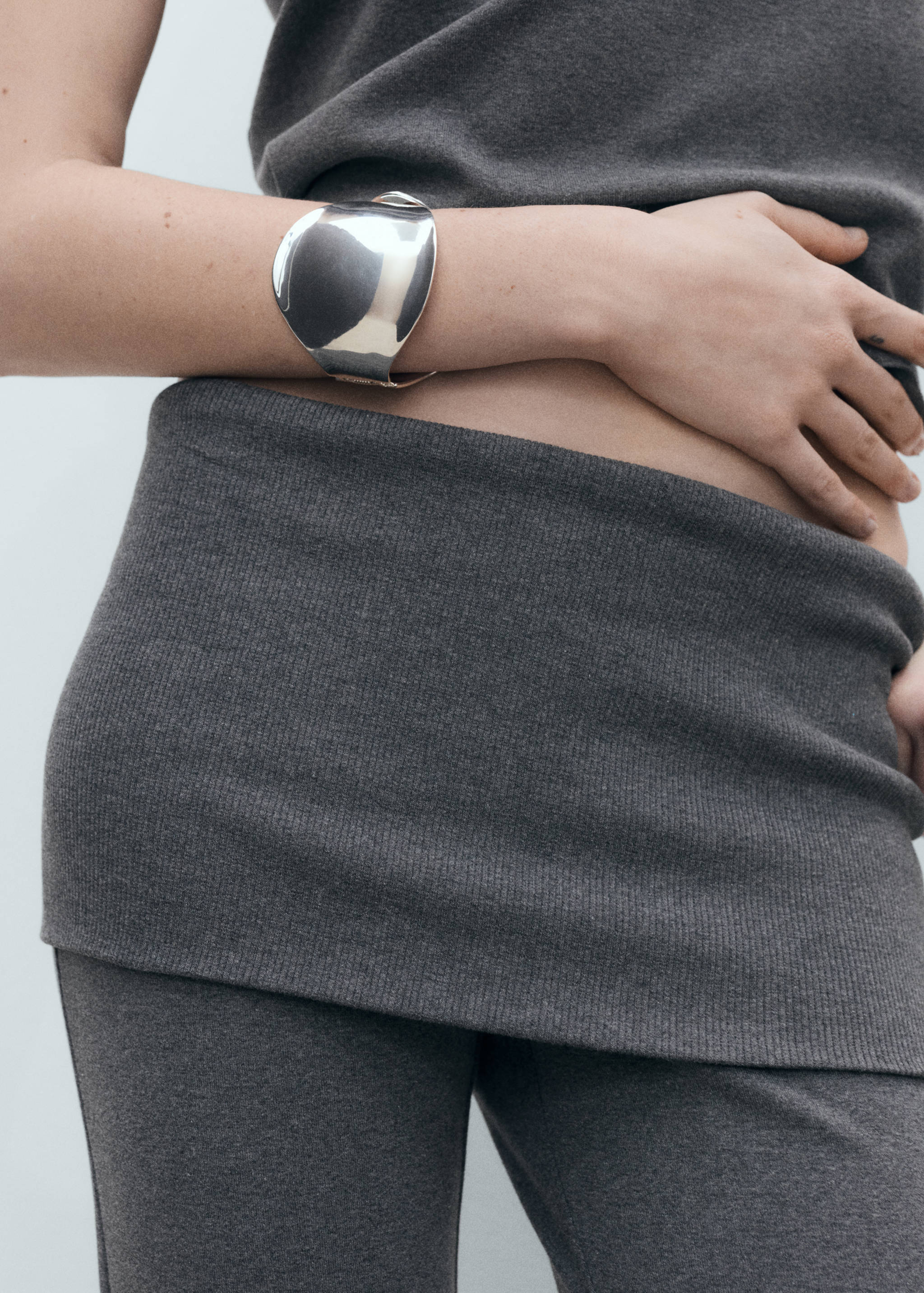 Flared pants with turn-up waist - Details of the article 6