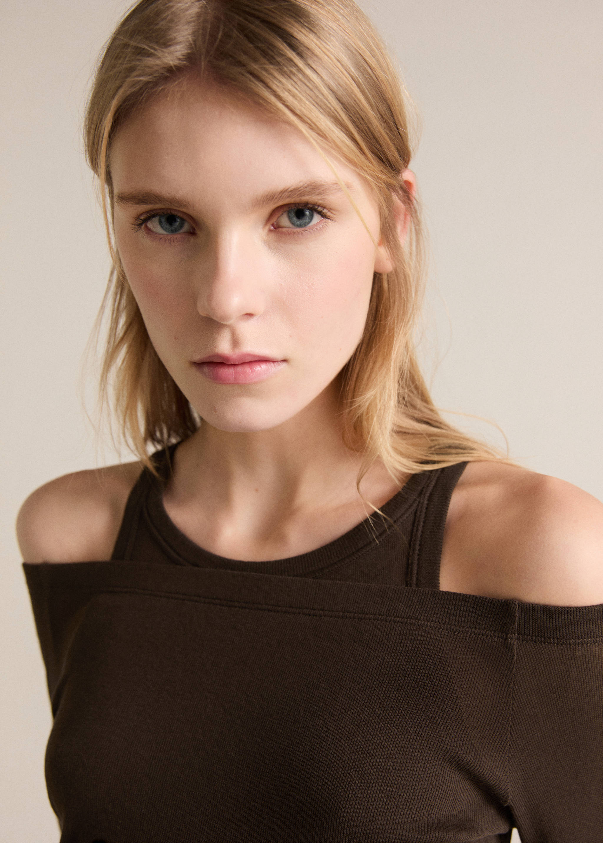 Contrasting cotton-blend T-shirt - Details of the article 1