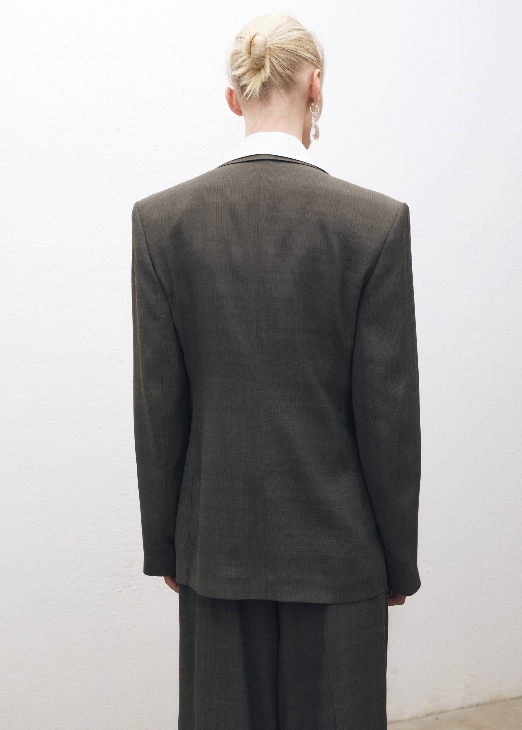 Oversized double-breasted suit jacket - Reverse of the article