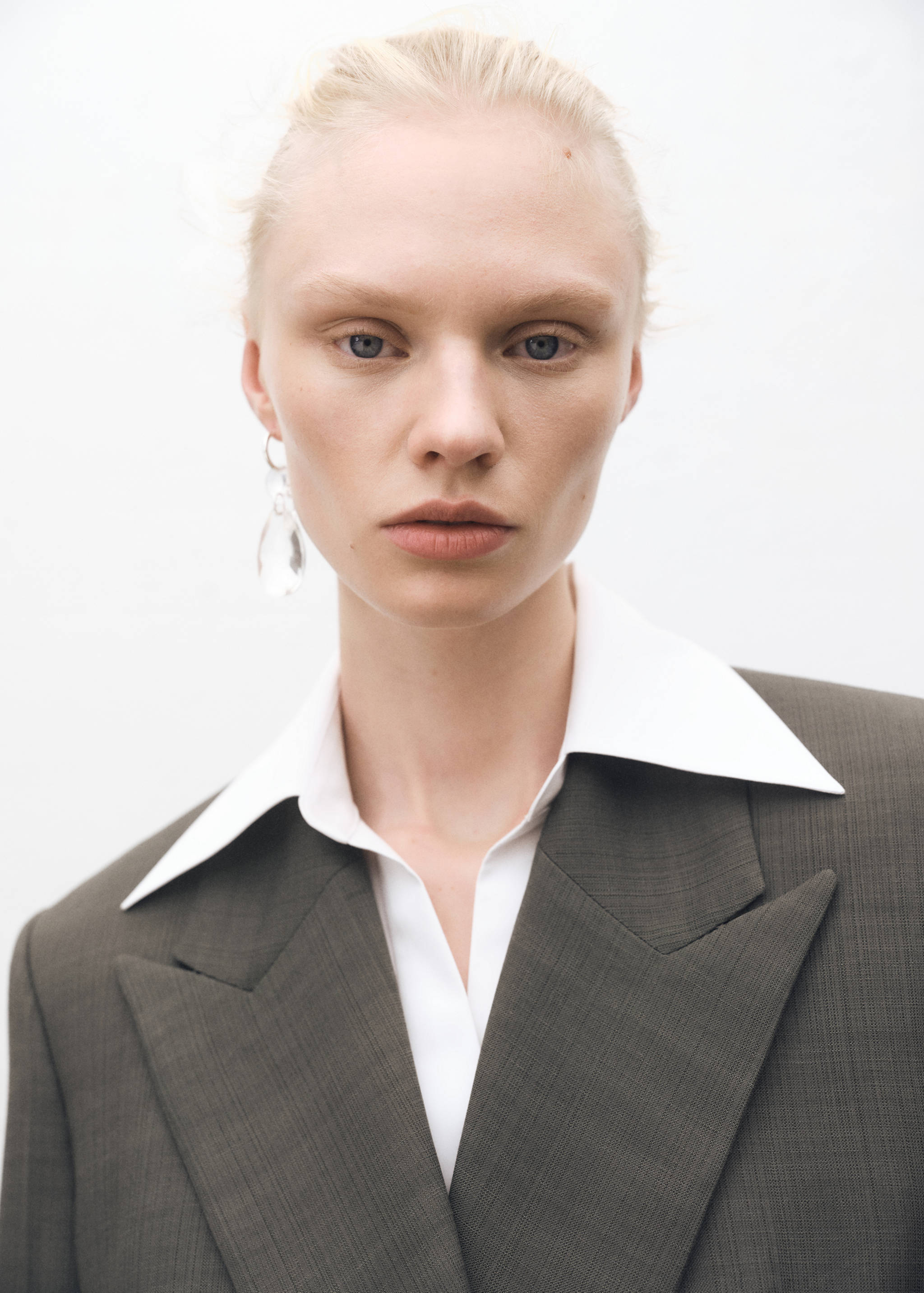 Oversized double-breasted suit jacket - Details of the article 2