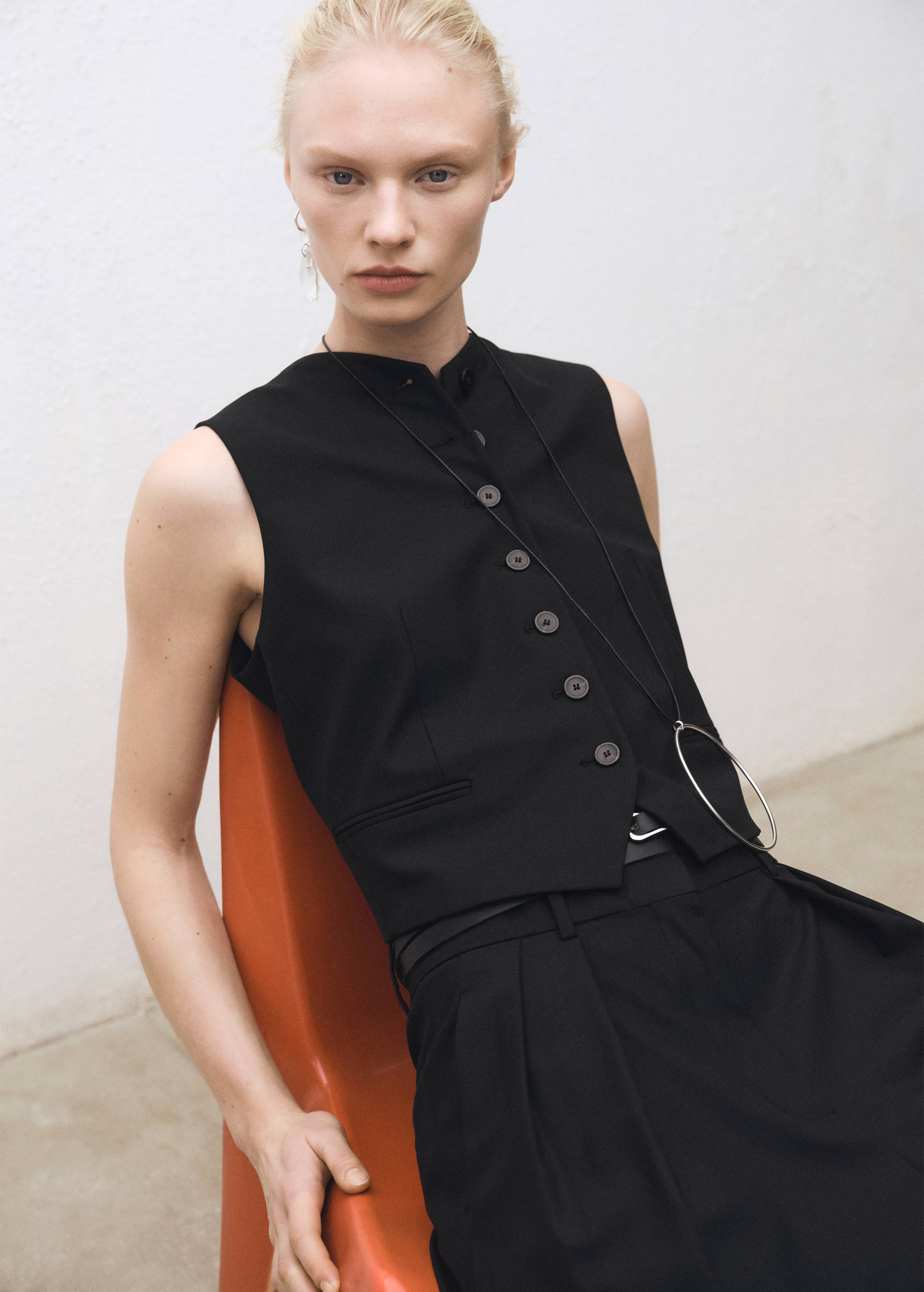 Wool-blend suit waistcoat - Details of the article 1