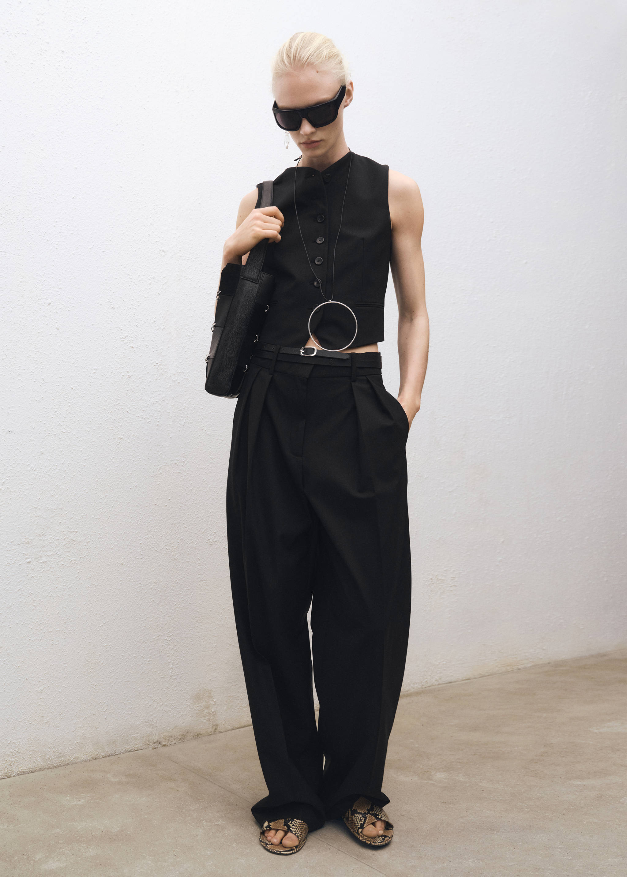 Wool-blend suit waistcoat - Details of the article 2