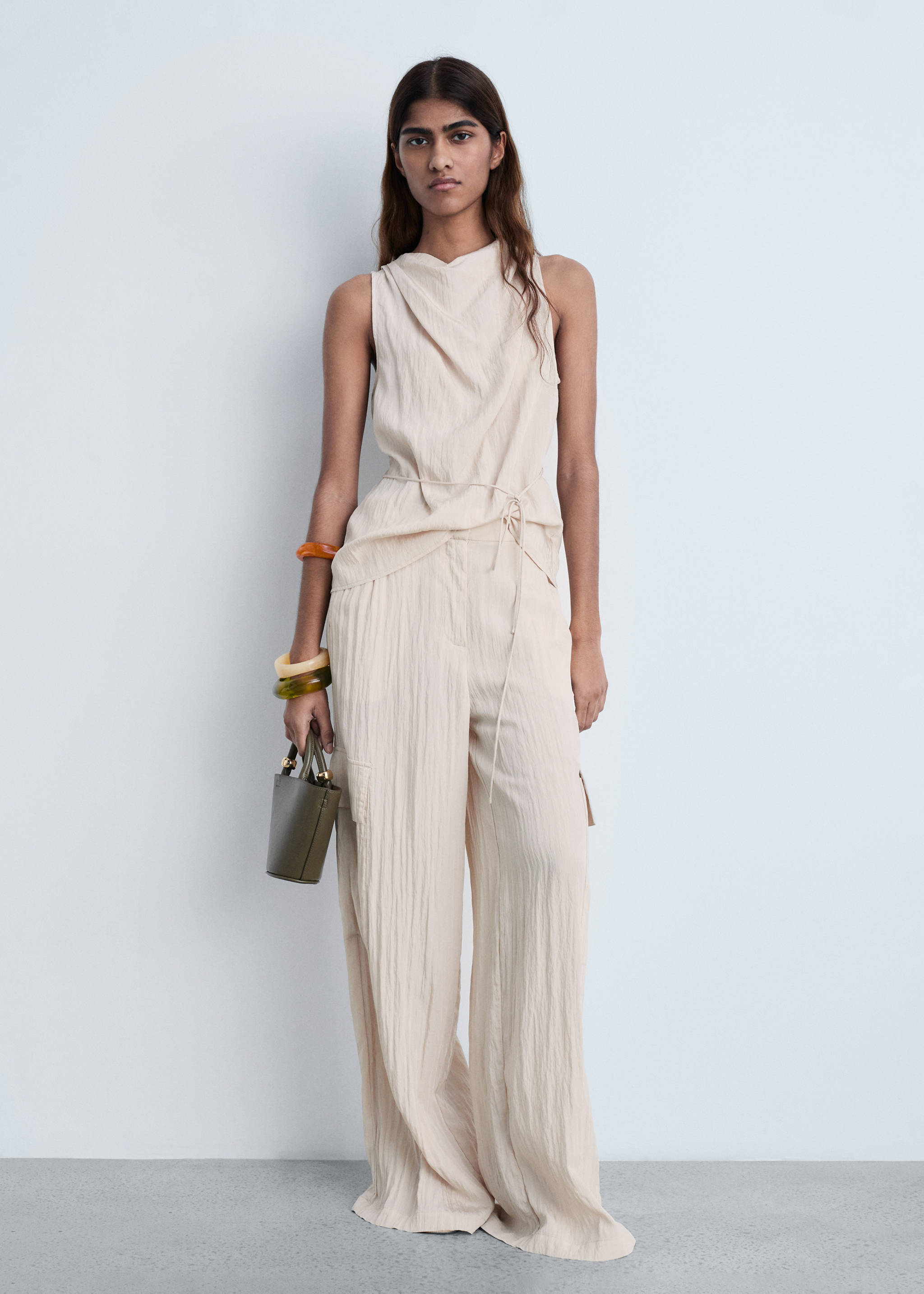 Textured cargo trousers - General plane