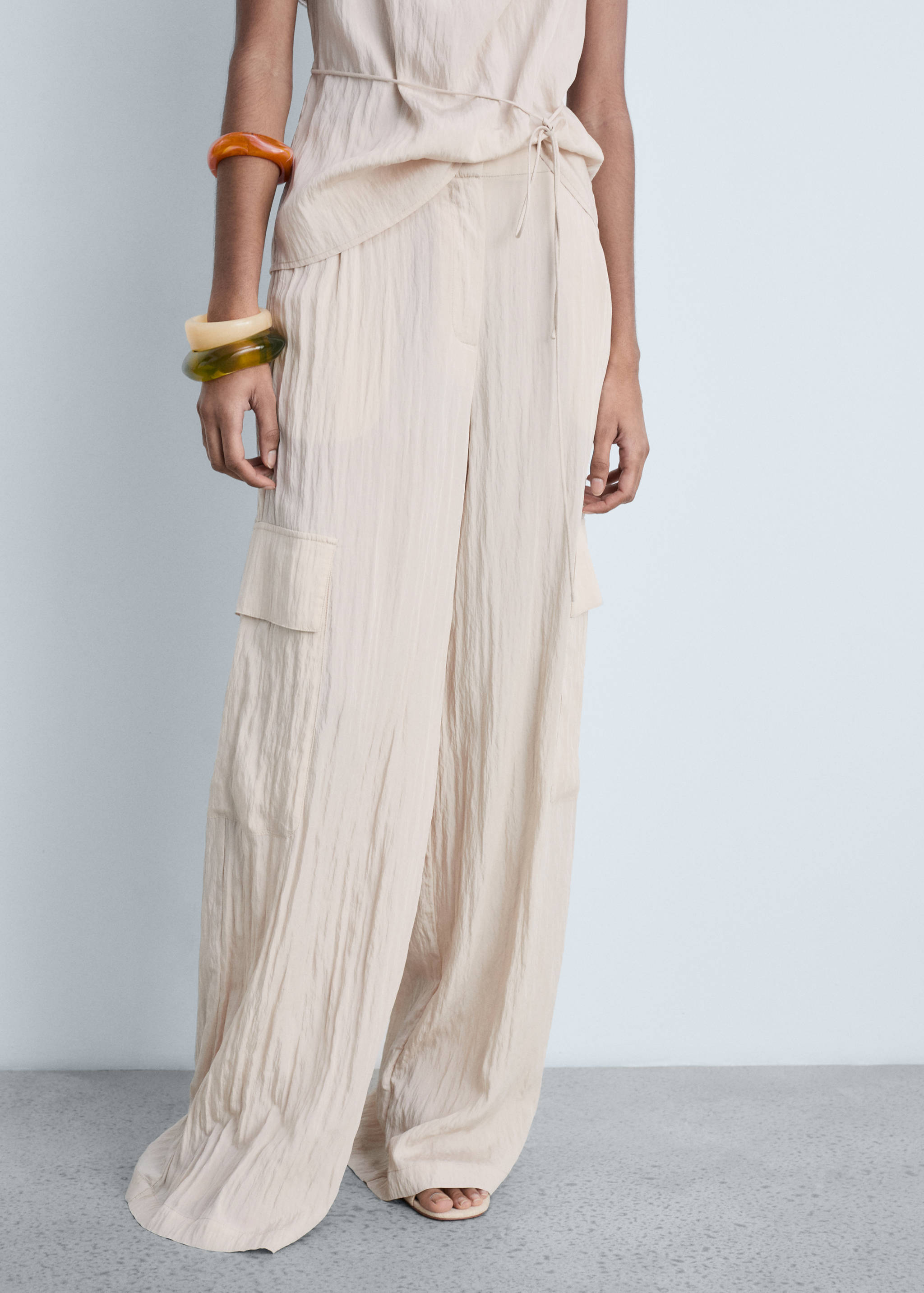 Textured cargo trousers - Medium plane