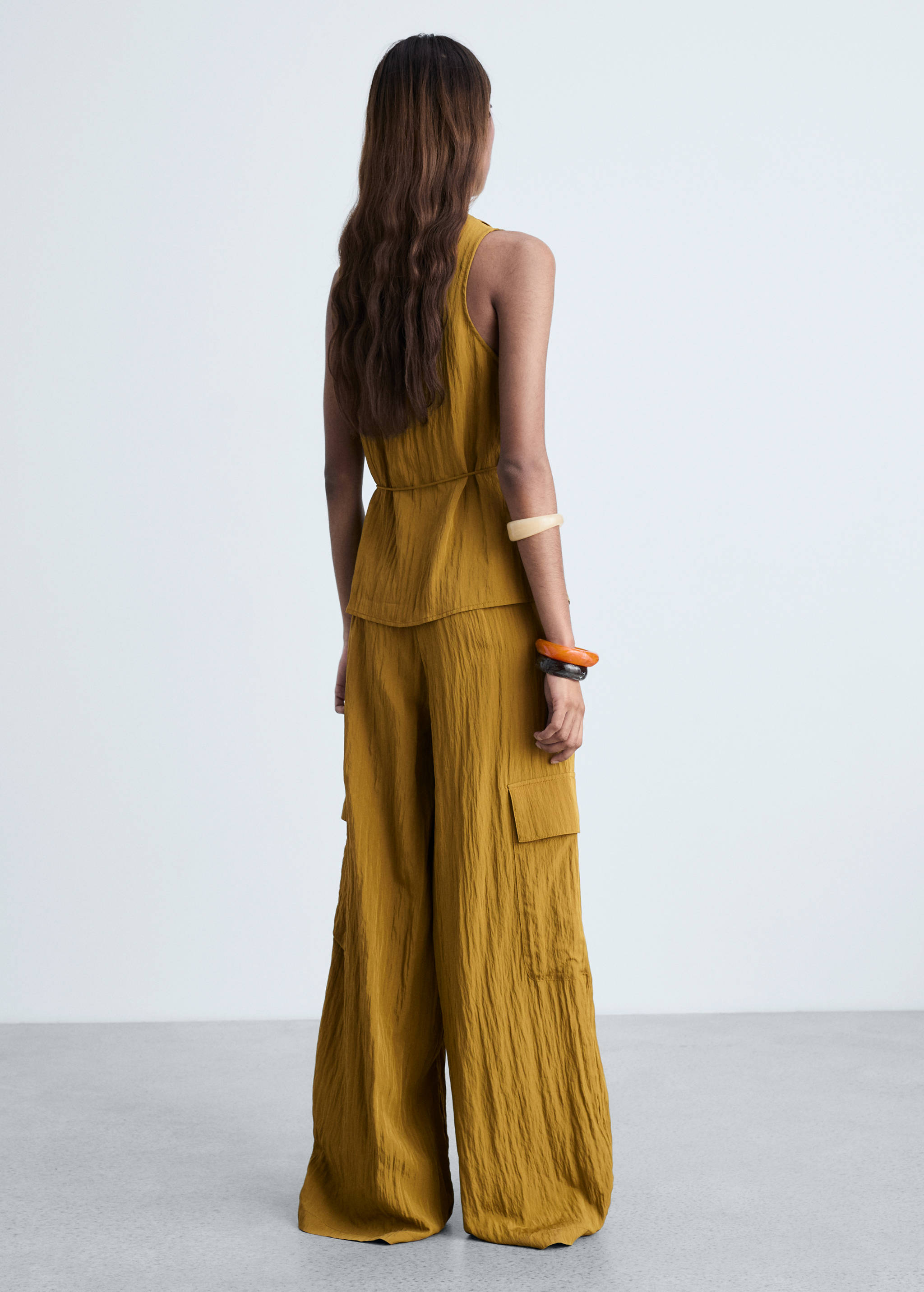 Textured cargo trousers - Reverse of the article