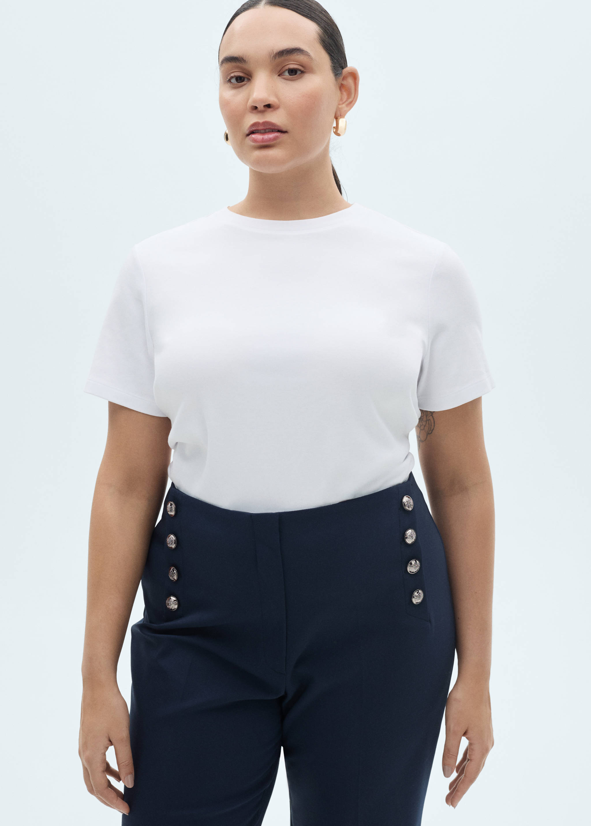 Straight pants with jewel buttons - Details of the article 4