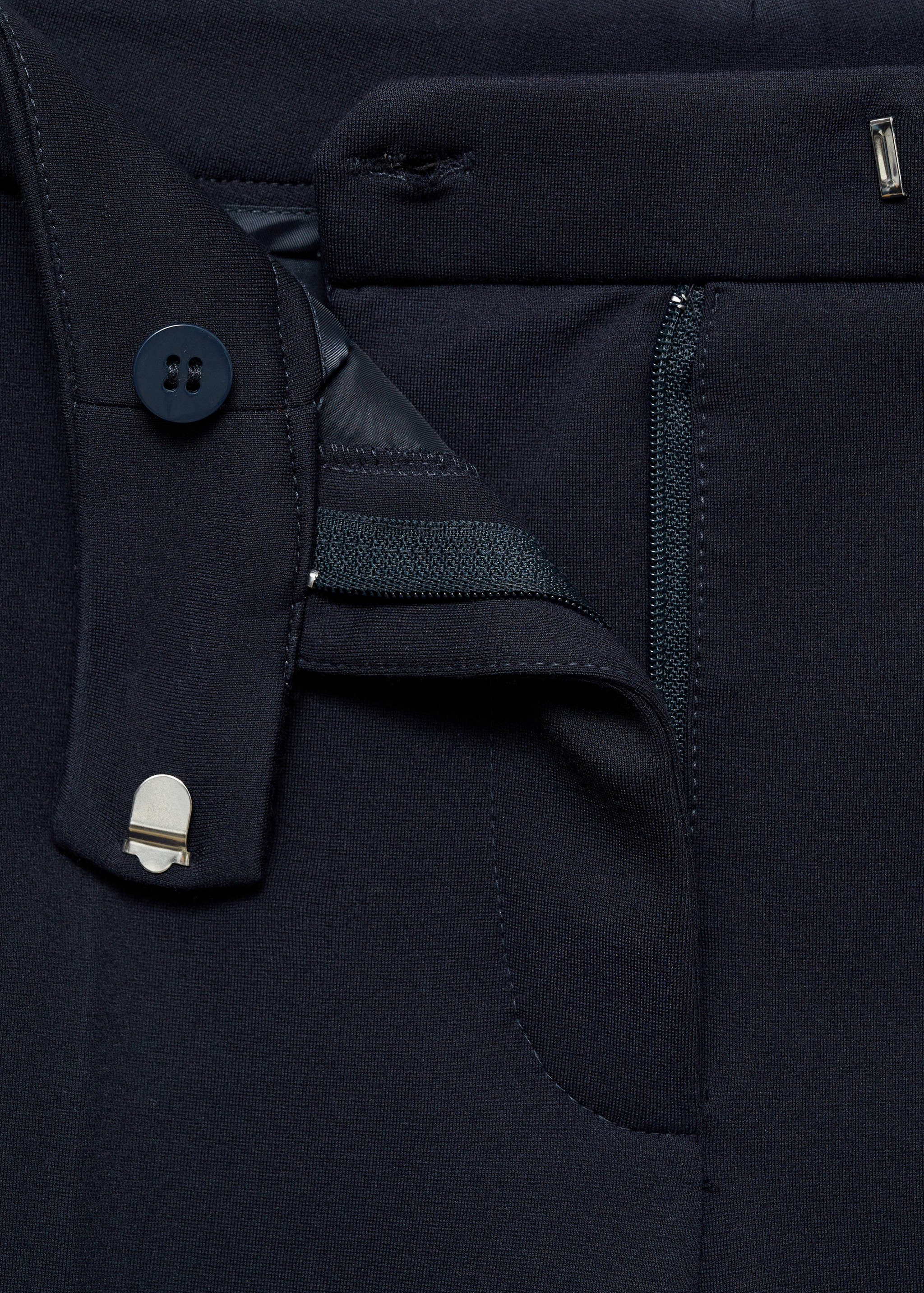 Straight mid-rise pants - Details of the article 8