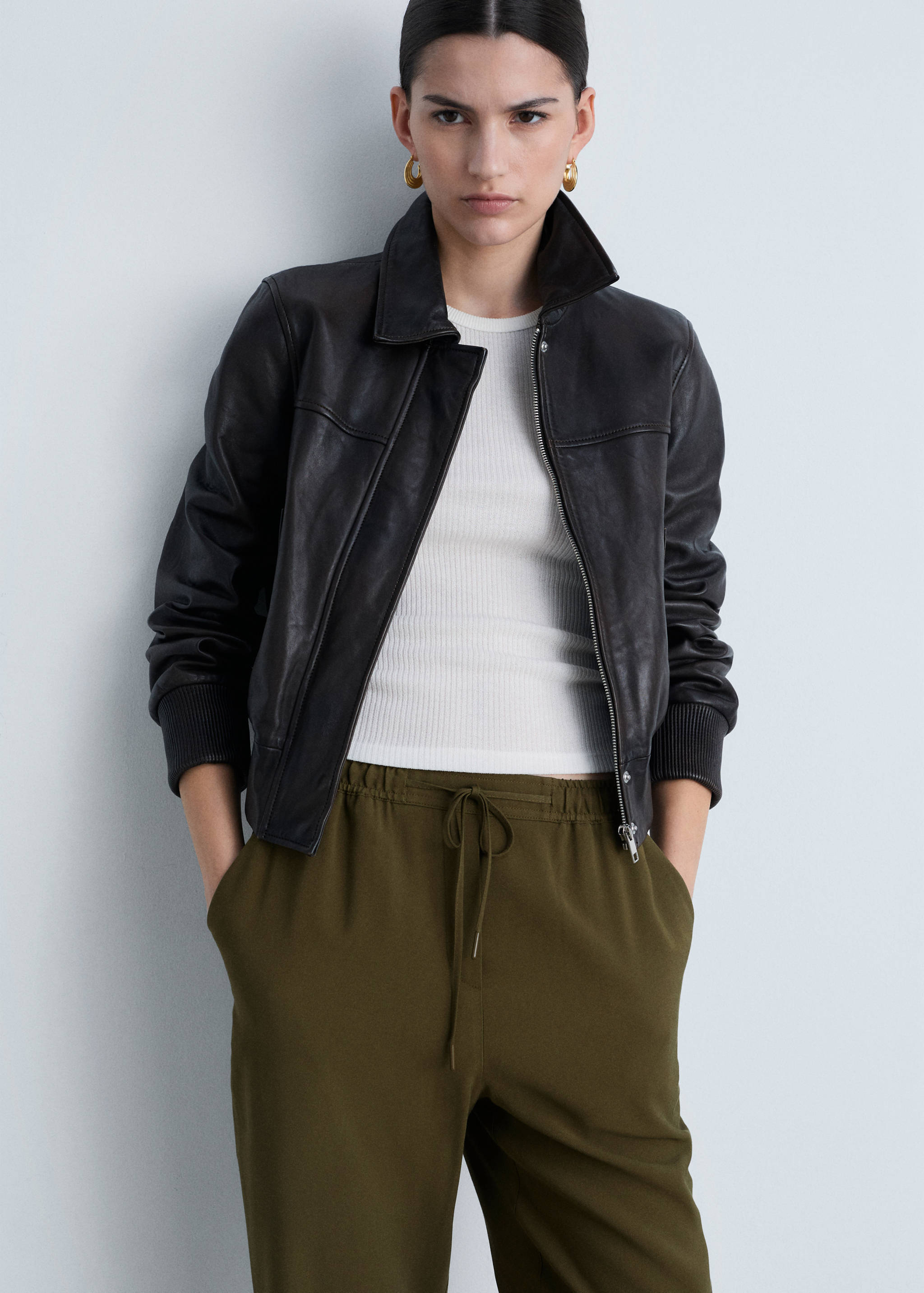 Elastic waist flowy trousers - Details of the article 1