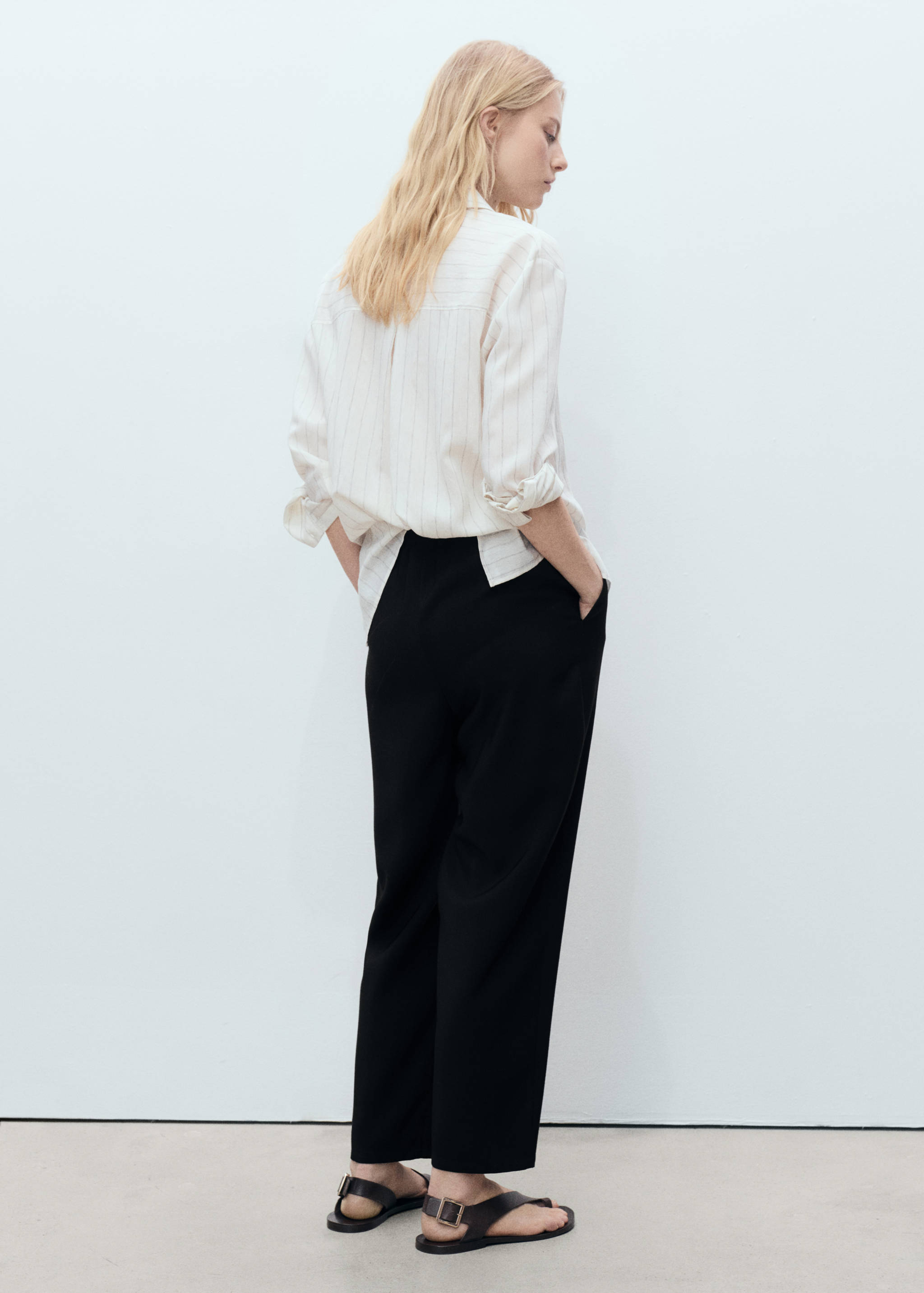Elastic waist flowy trousers - Reverse of the article