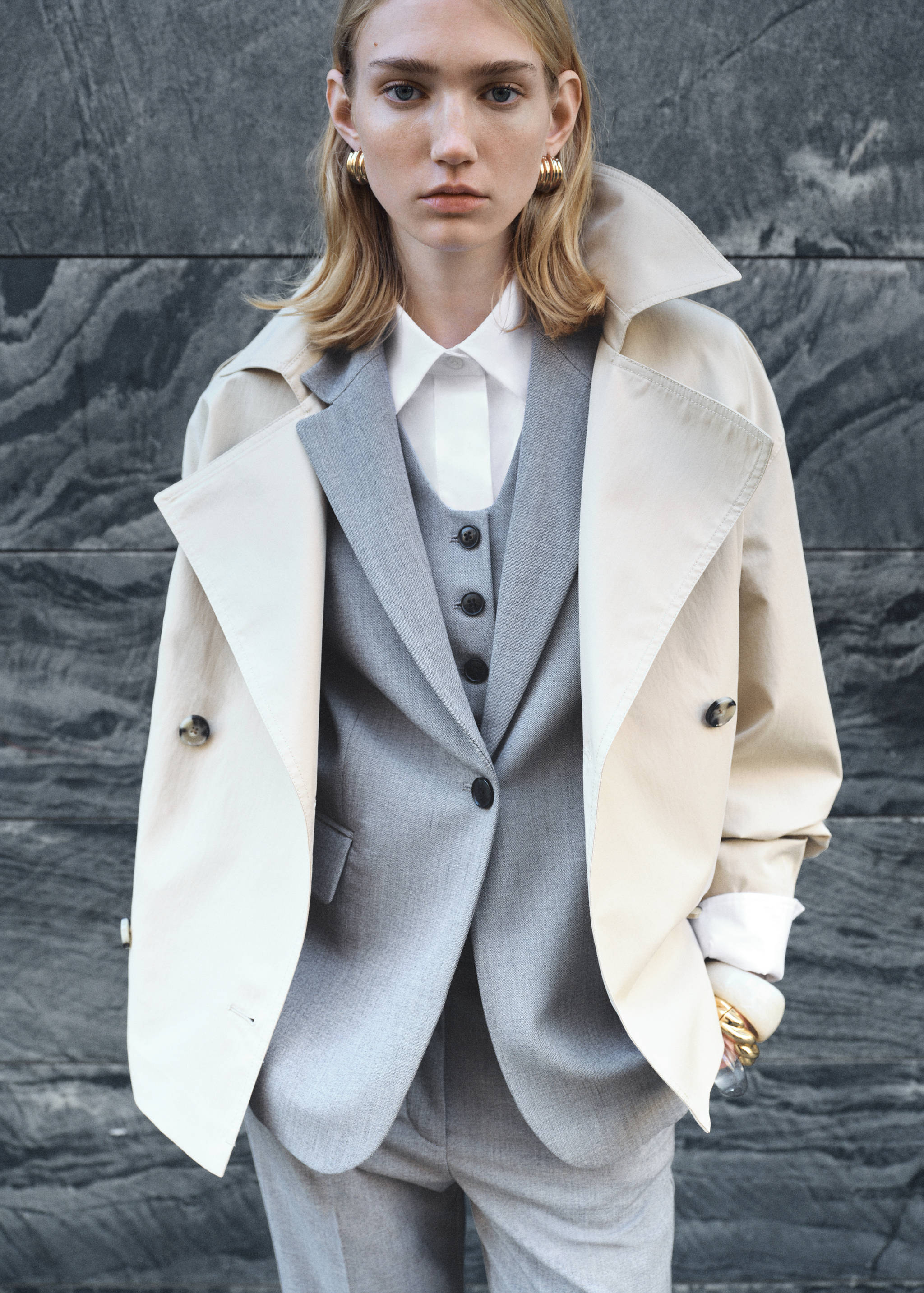 Trench crop double boutonnage - Détail de l'article 7, Gris clair/pastel. Ref: 87055735-00.