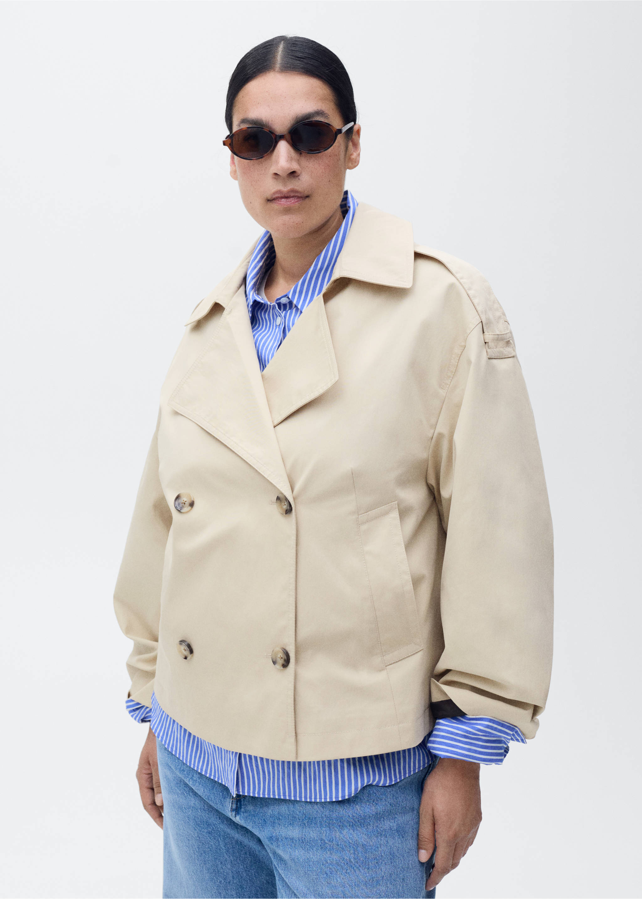 Trench crop double boutonnage - Détail de l'article 5, Gris clair/pastel. Ref: 87055735-00.