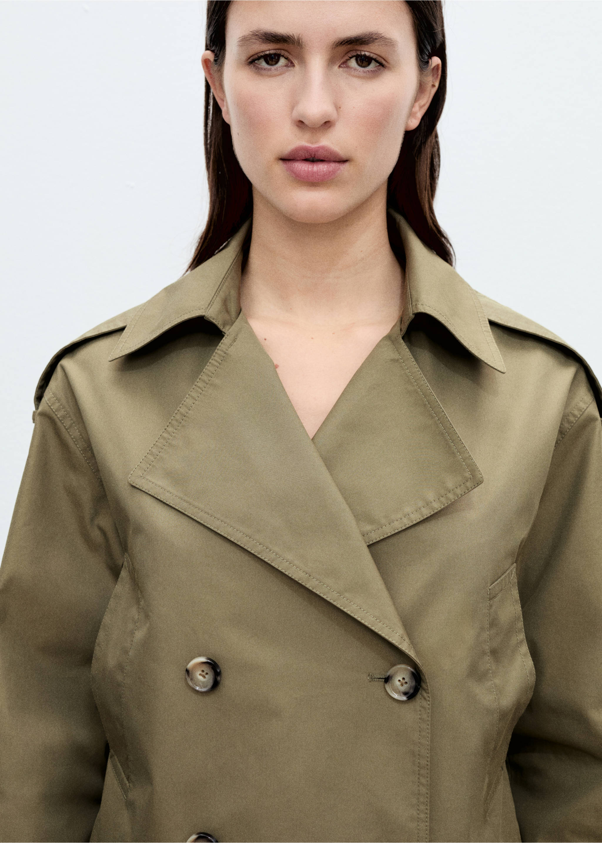 Trench crop double boutonnage - Détail de l'article 1, Kaki. Ref: 87055735-00.