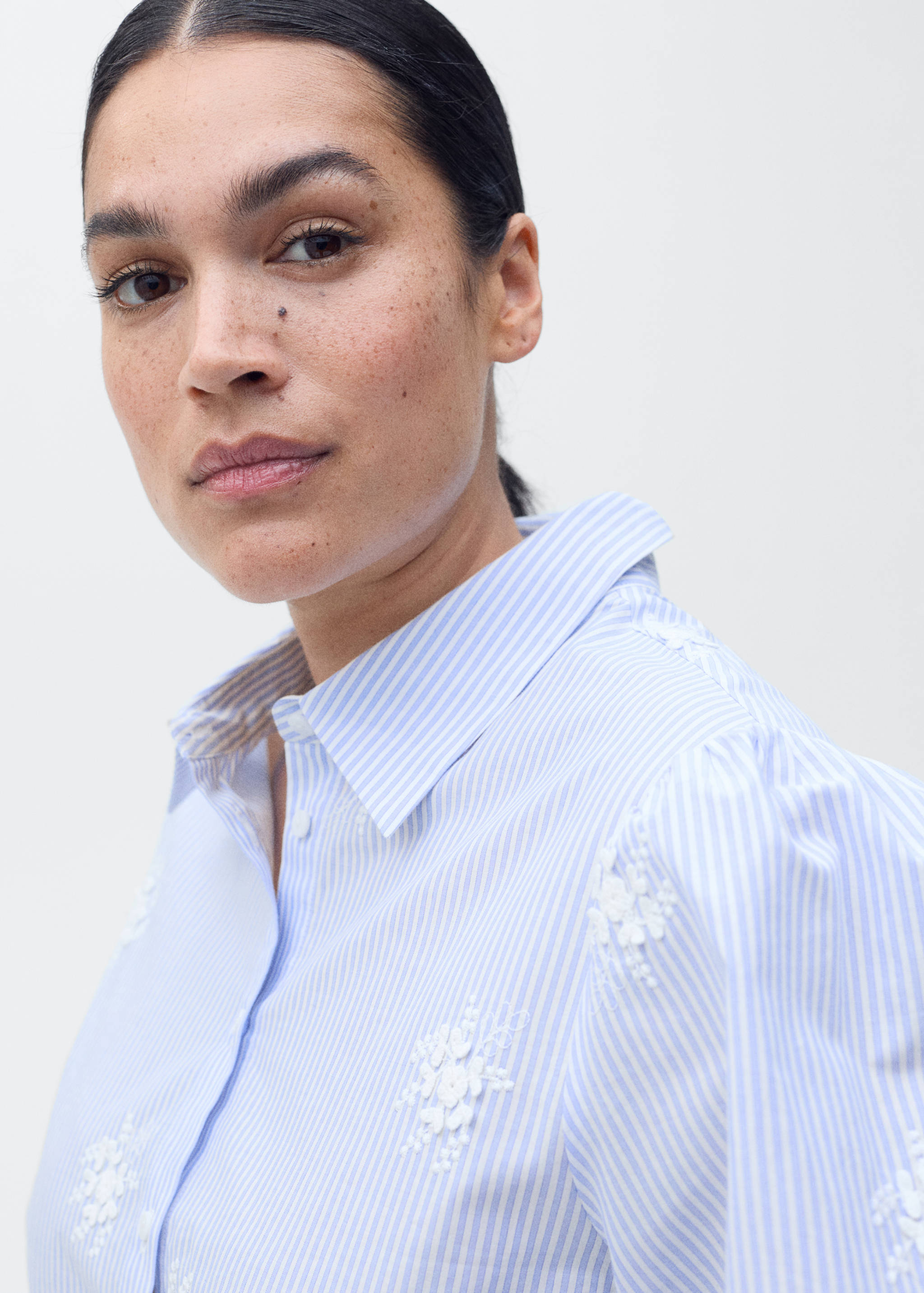 Flower embroidered striped shirt - Details of the article 4