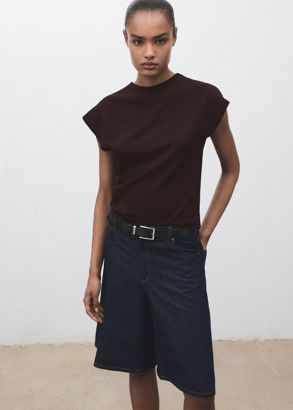 Short-sleeved fine-knit sweater — Chocolate
