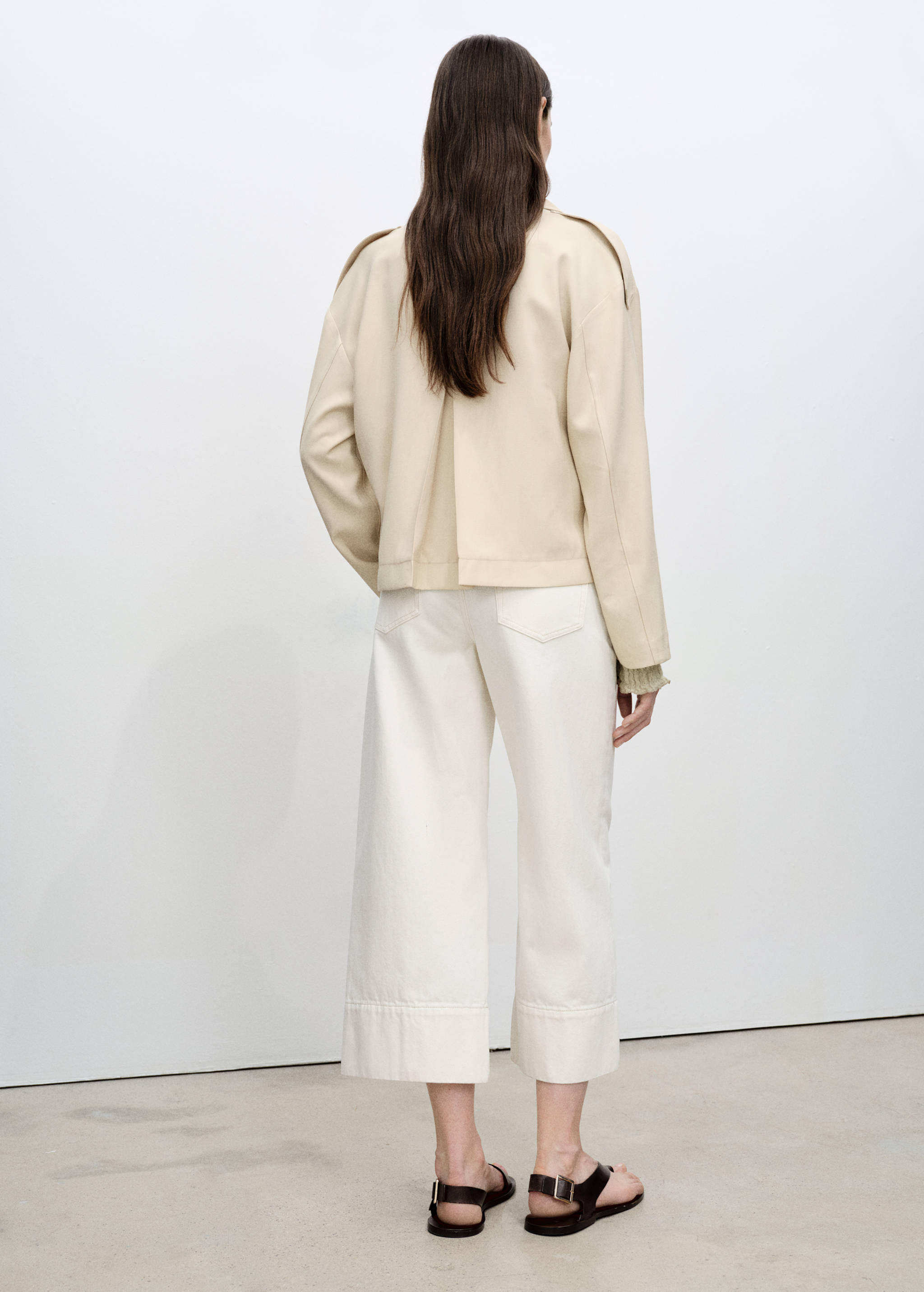 Wide leg cropped jeans with seam detail - Reverse of the article