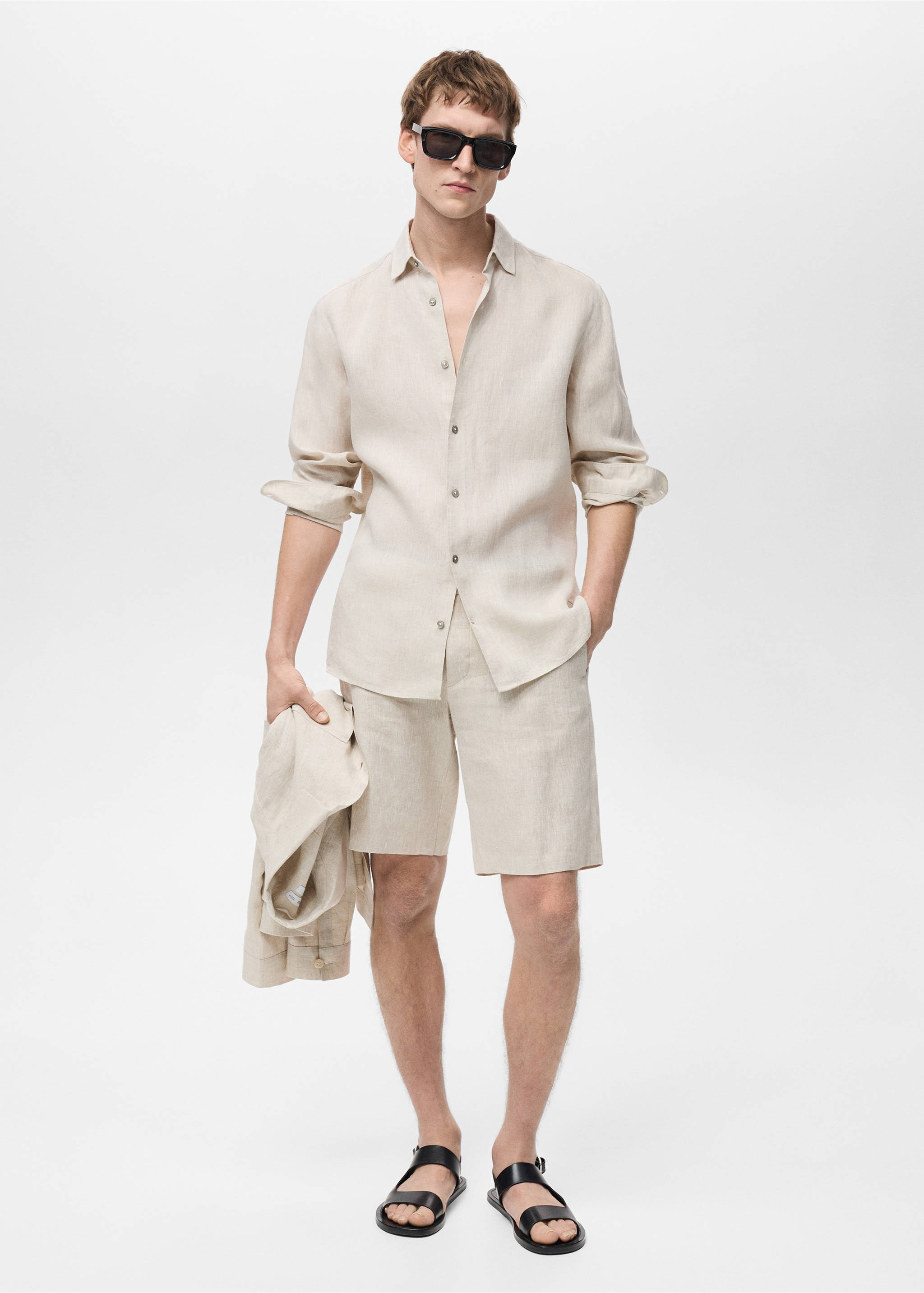 Slim-fit 100% linen bermuda shorts - General plane, Ecru. Ref: 87055919-00.
