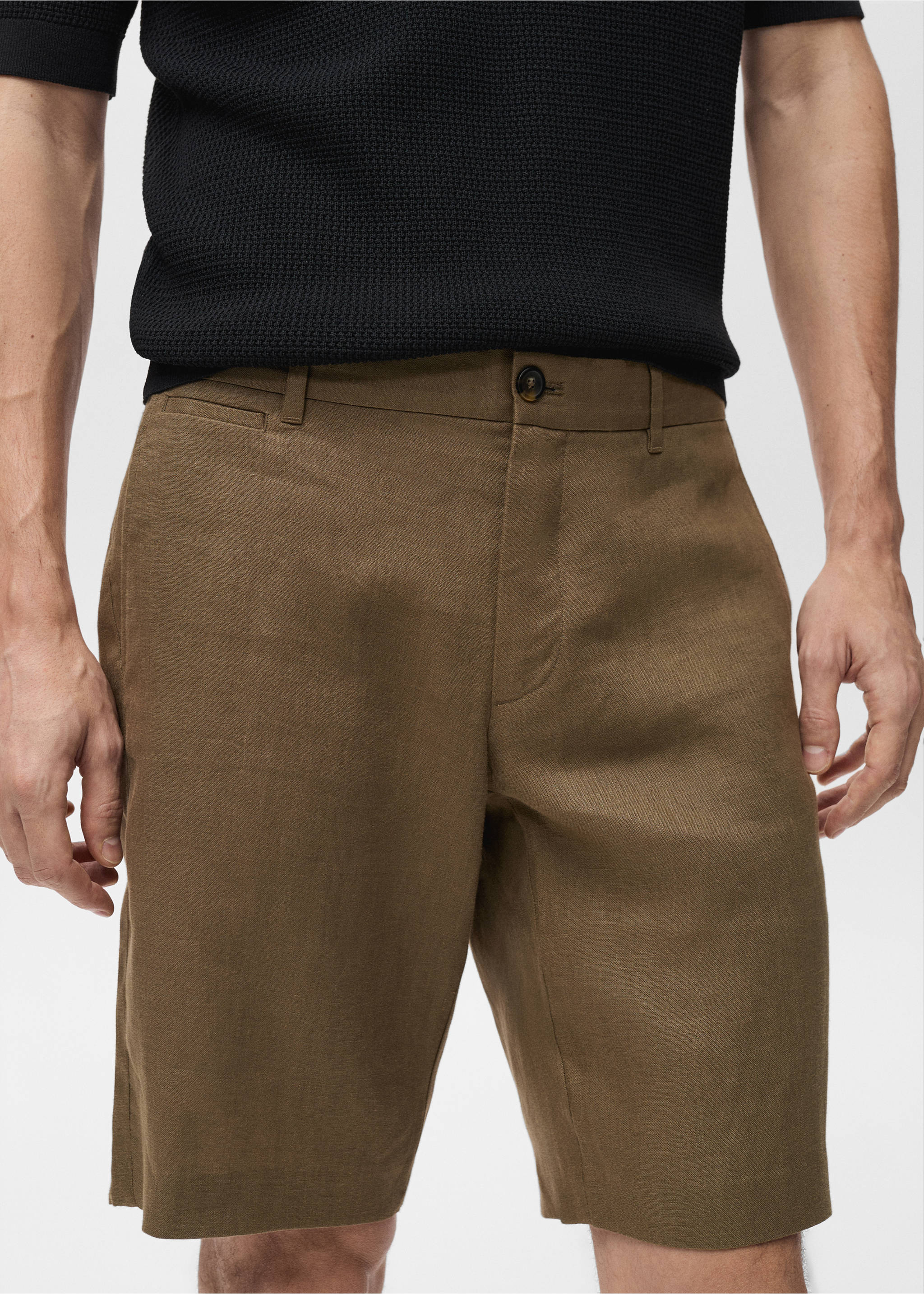 Slim-fit 100% linen bermuda shorts - Details of the article 1, Medium Green. Ref: 87055919-00.