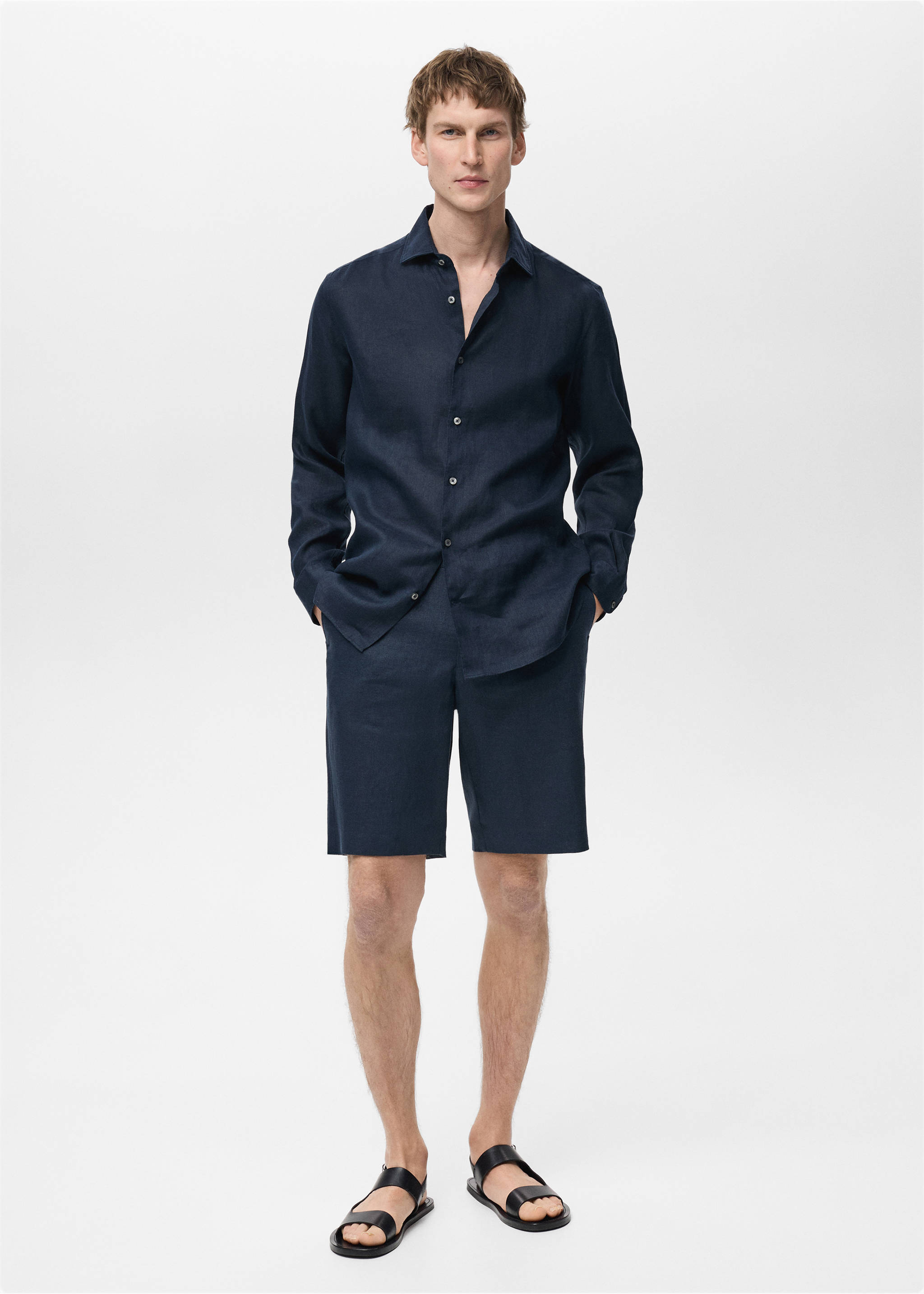 Slim-fit 100% linen bermuda shorts - General plane, Dark Navy. Ref: 87055919-00.