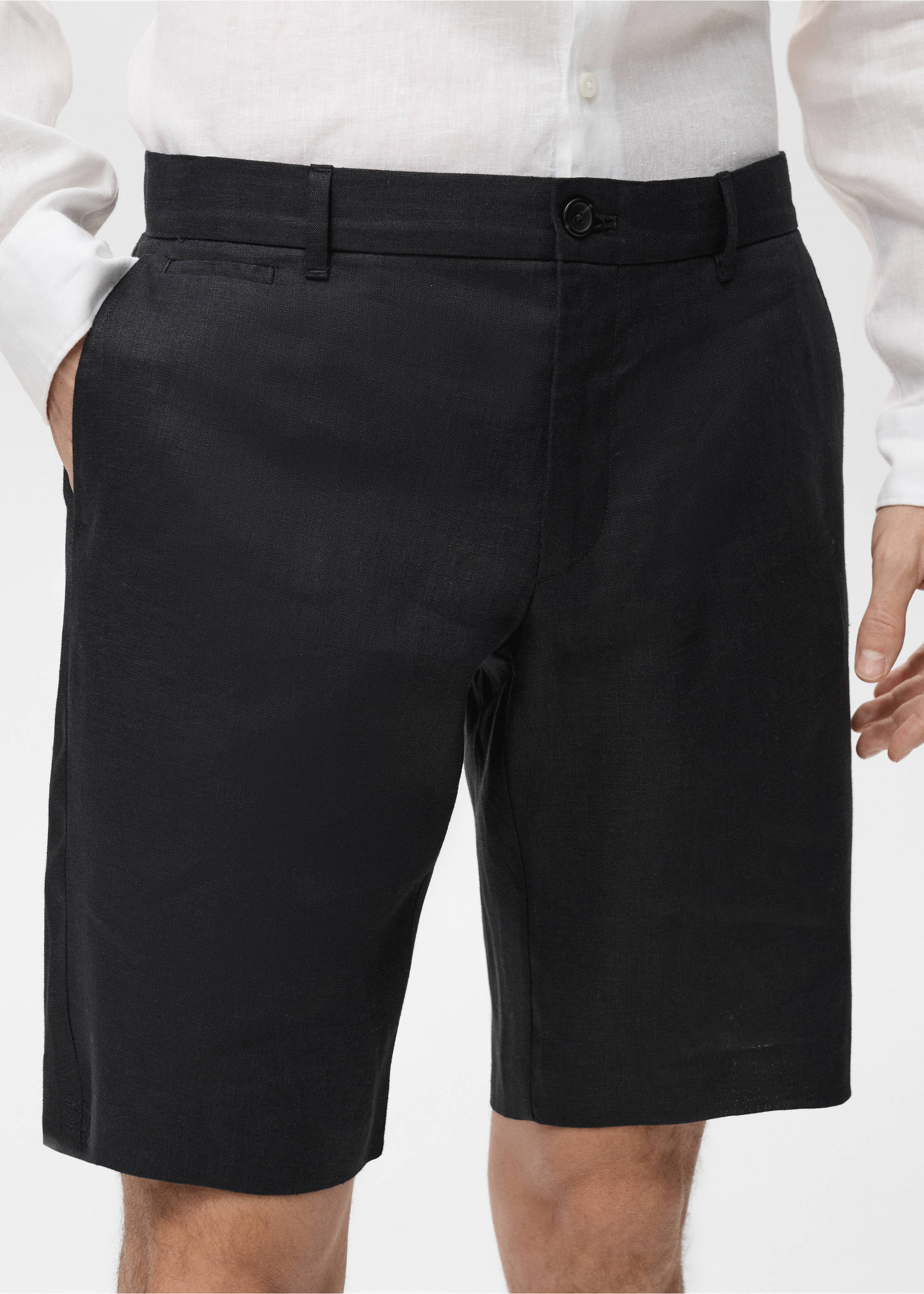 Slim-fit 100% linen bermuda shorts - Details of the article 1, Black. Ref: 87055919-00.