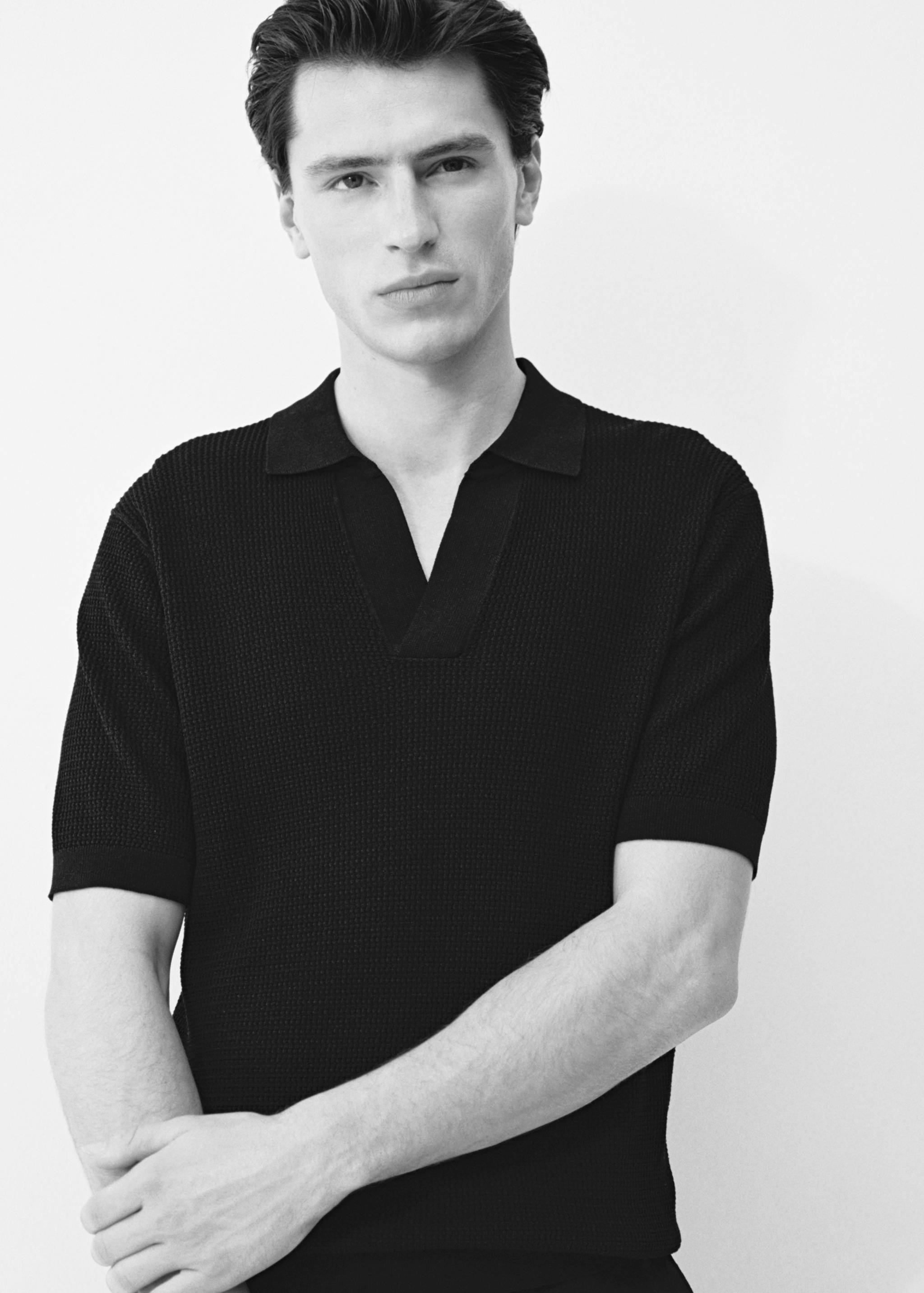 Structured fine-knit polo shirt - Details of the article 3