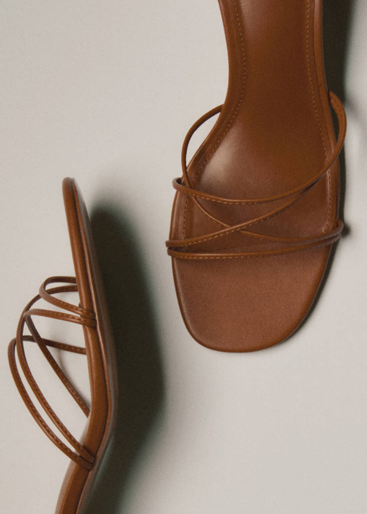 MANGO - Sandale à talon avec brides croisées marron moyen - 36