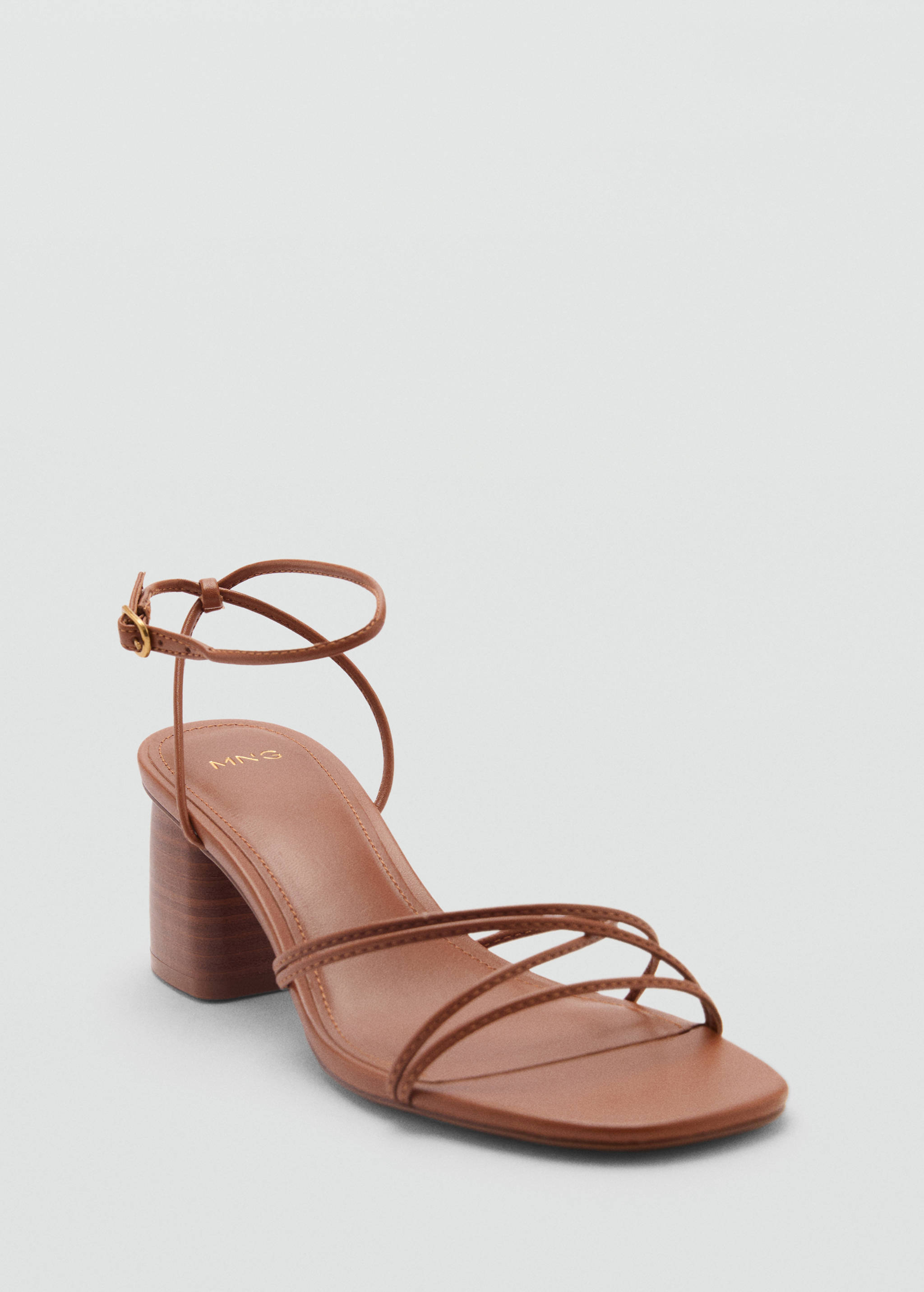 Heeled sandal with crossed straps - Medium plane