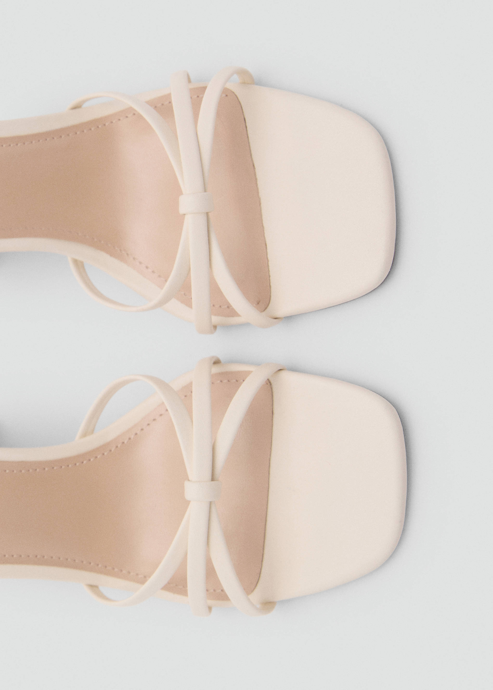 Sandales à lanières et talon - Détail de l'article 1