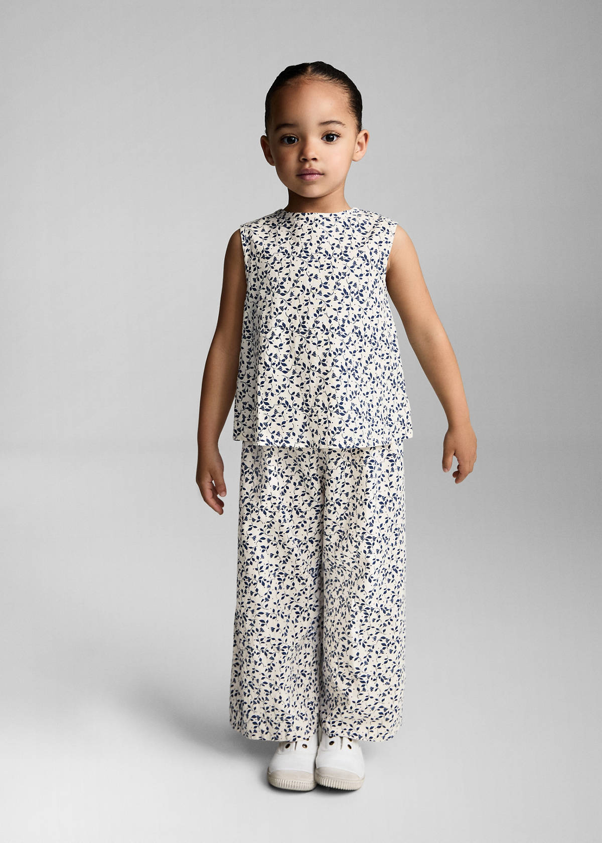 Sleeveless printed blouse — White