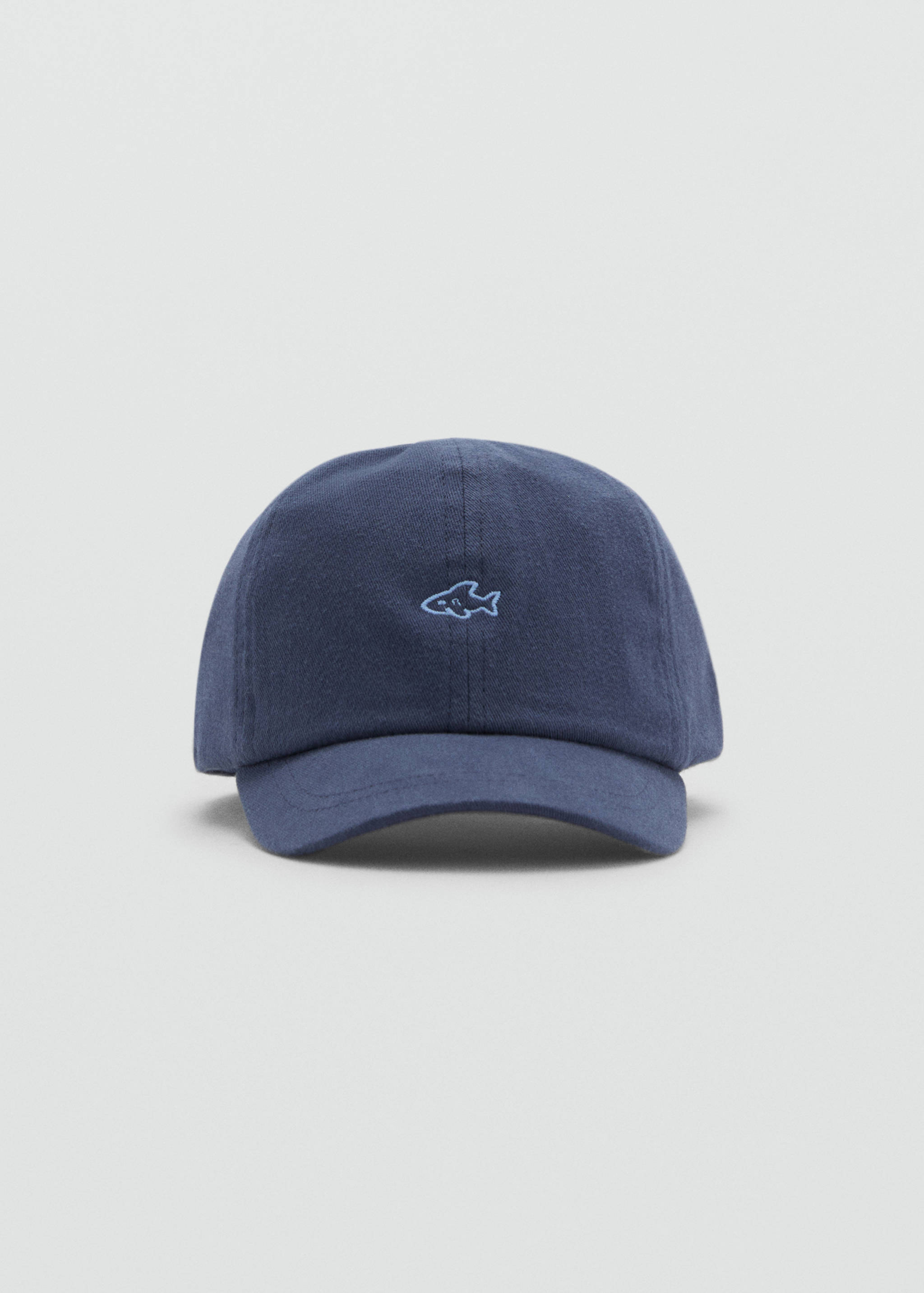 Casquette détail brodé - Plan moyen