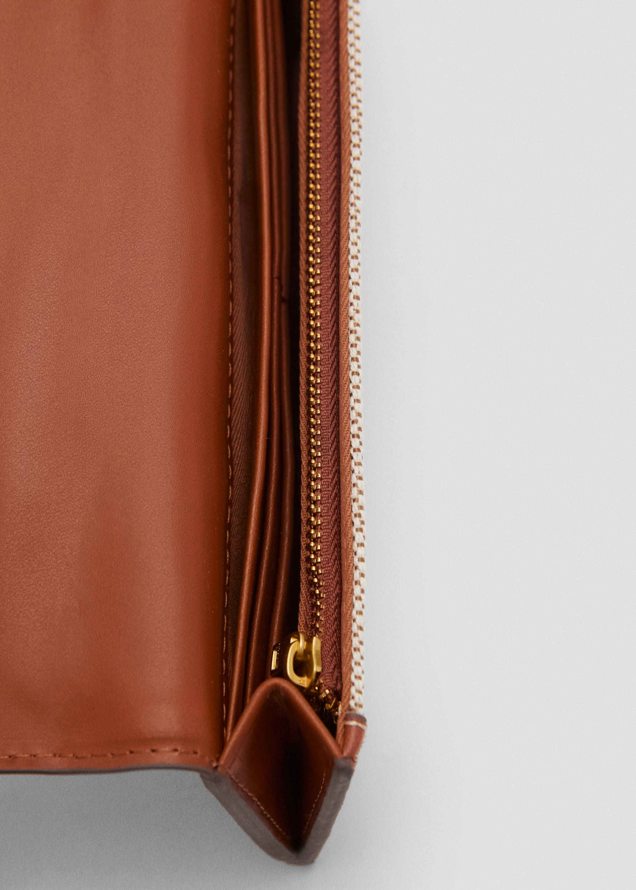 Contrasting canvas rectangular wallet - Details of the article 1