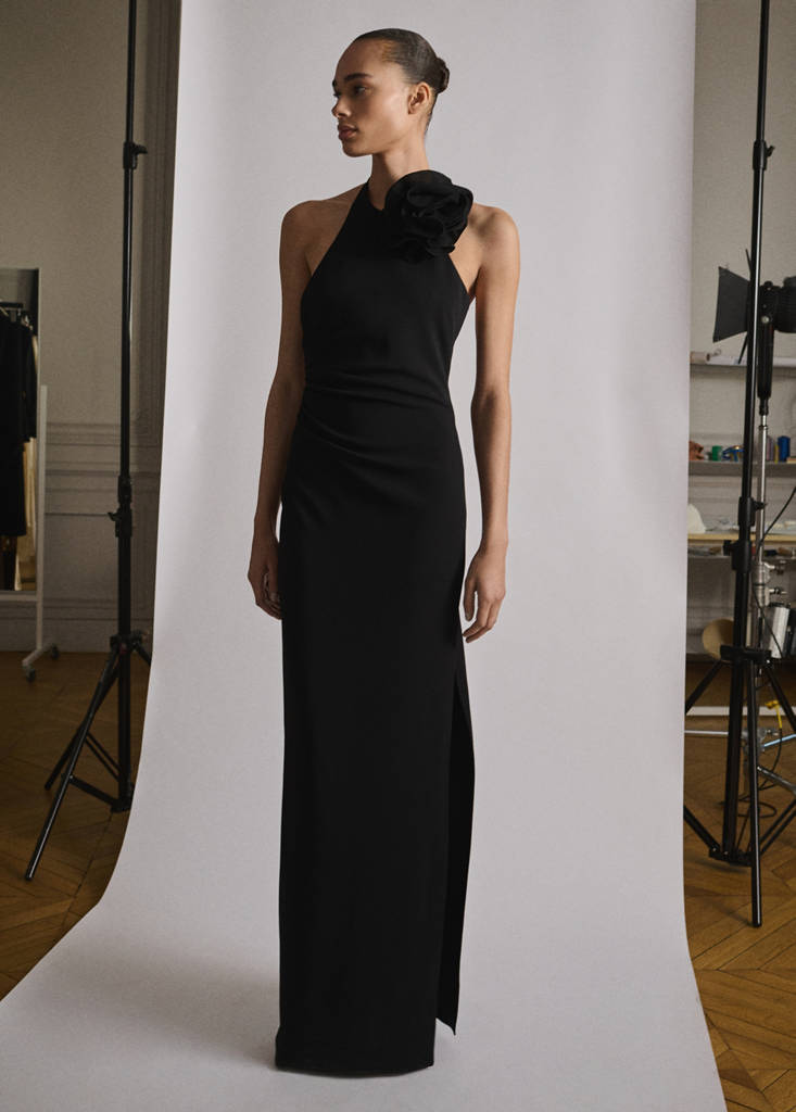 MANGO - Robe emmanchures américaines drapée avec ornement floral noir - S