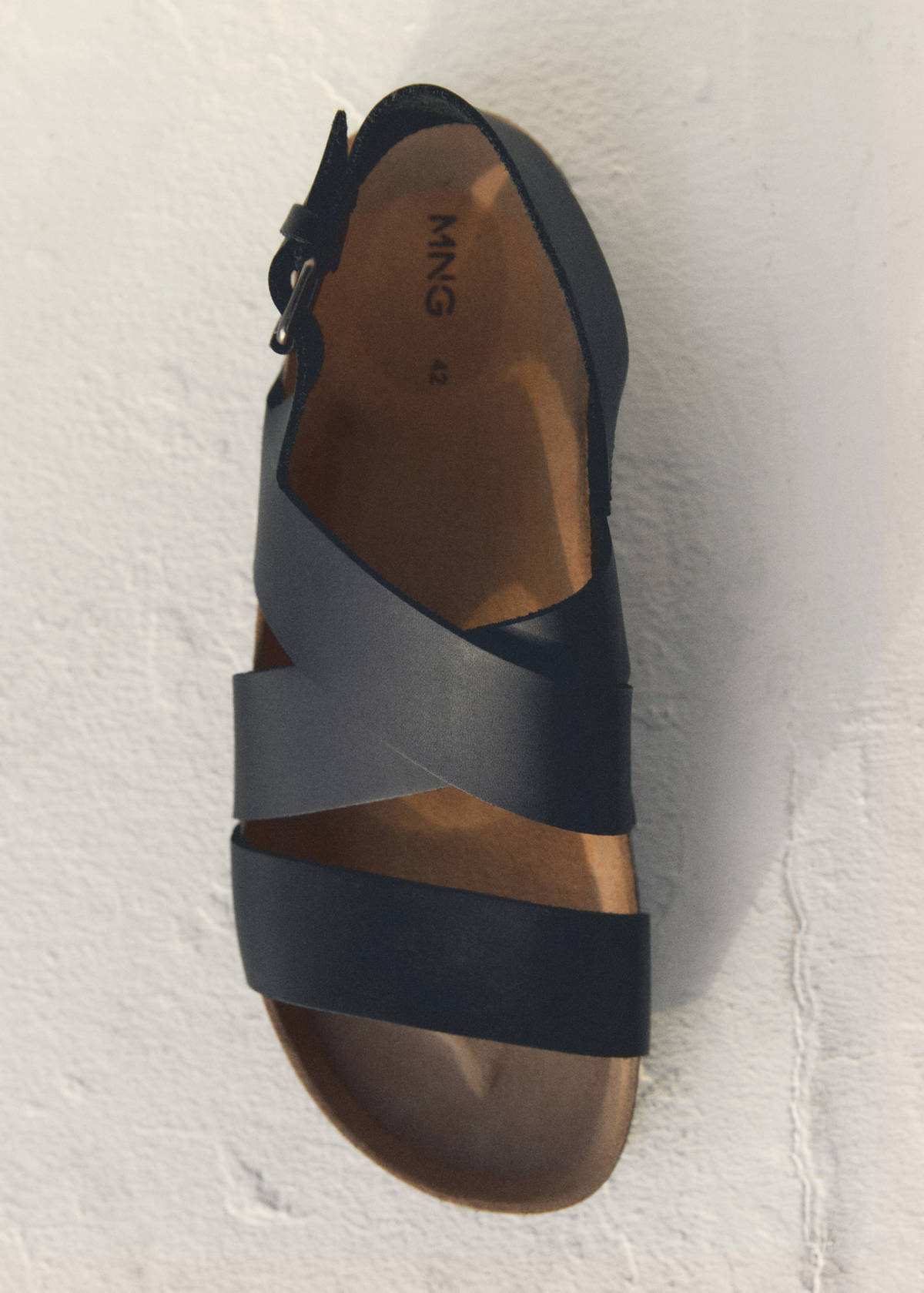 Crossed leather sandals with buckle — Black