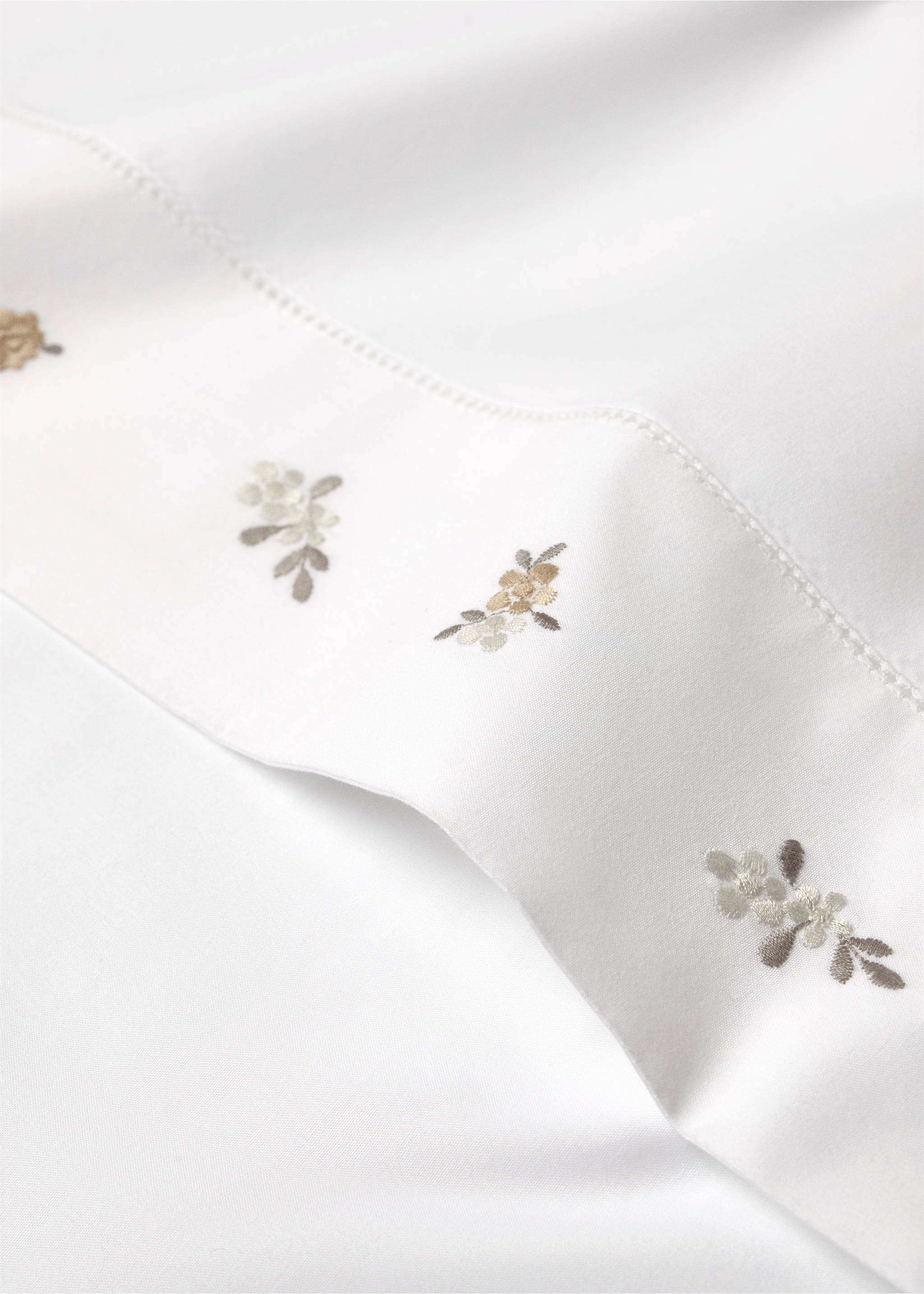 Cotton percale embroidered-flower children's top sheet for 90 cm bed - Details of the article 1, White. Ref: 87055994-00.