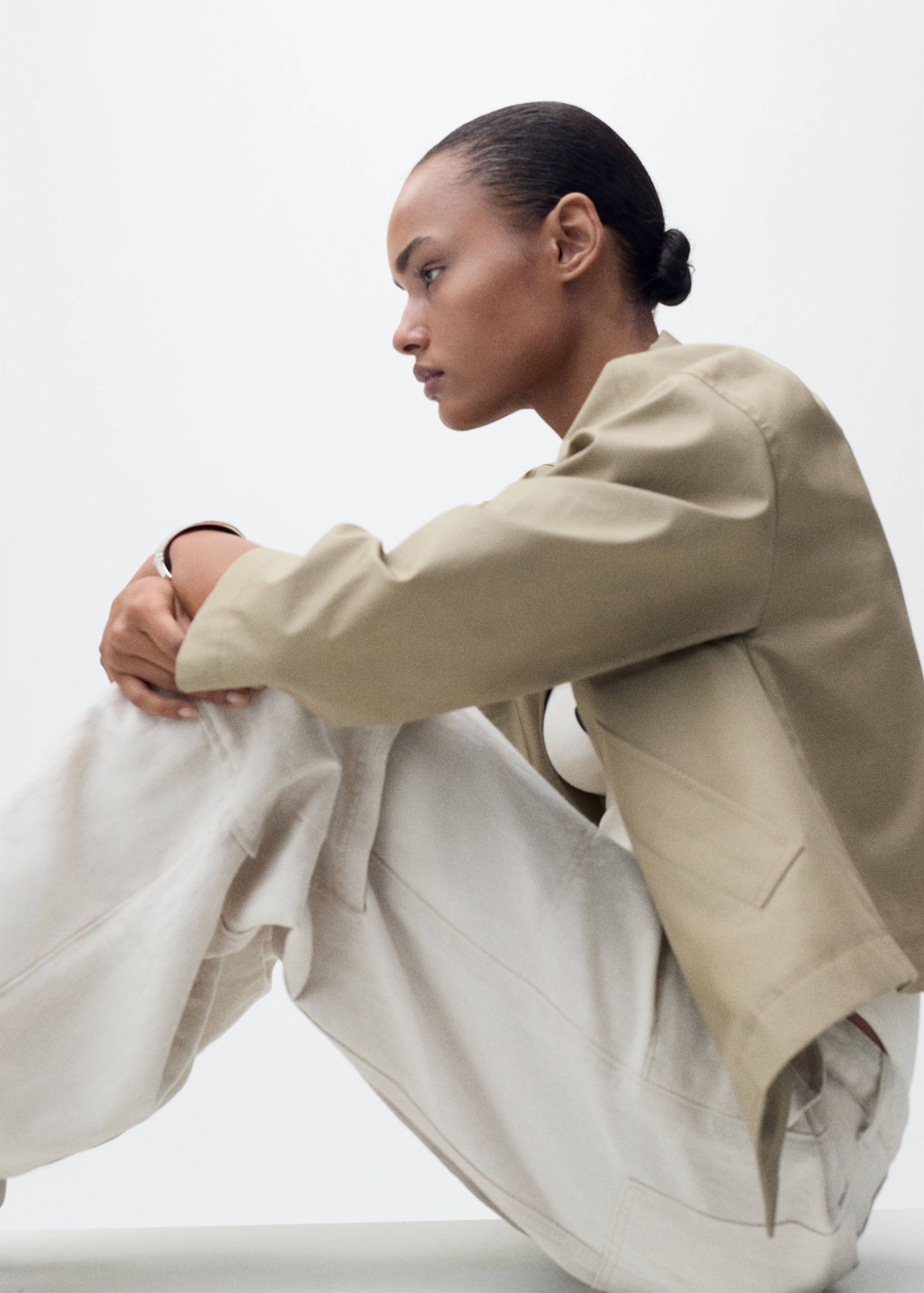 Linen cargo trousers with puffed hem - Details of the article 1