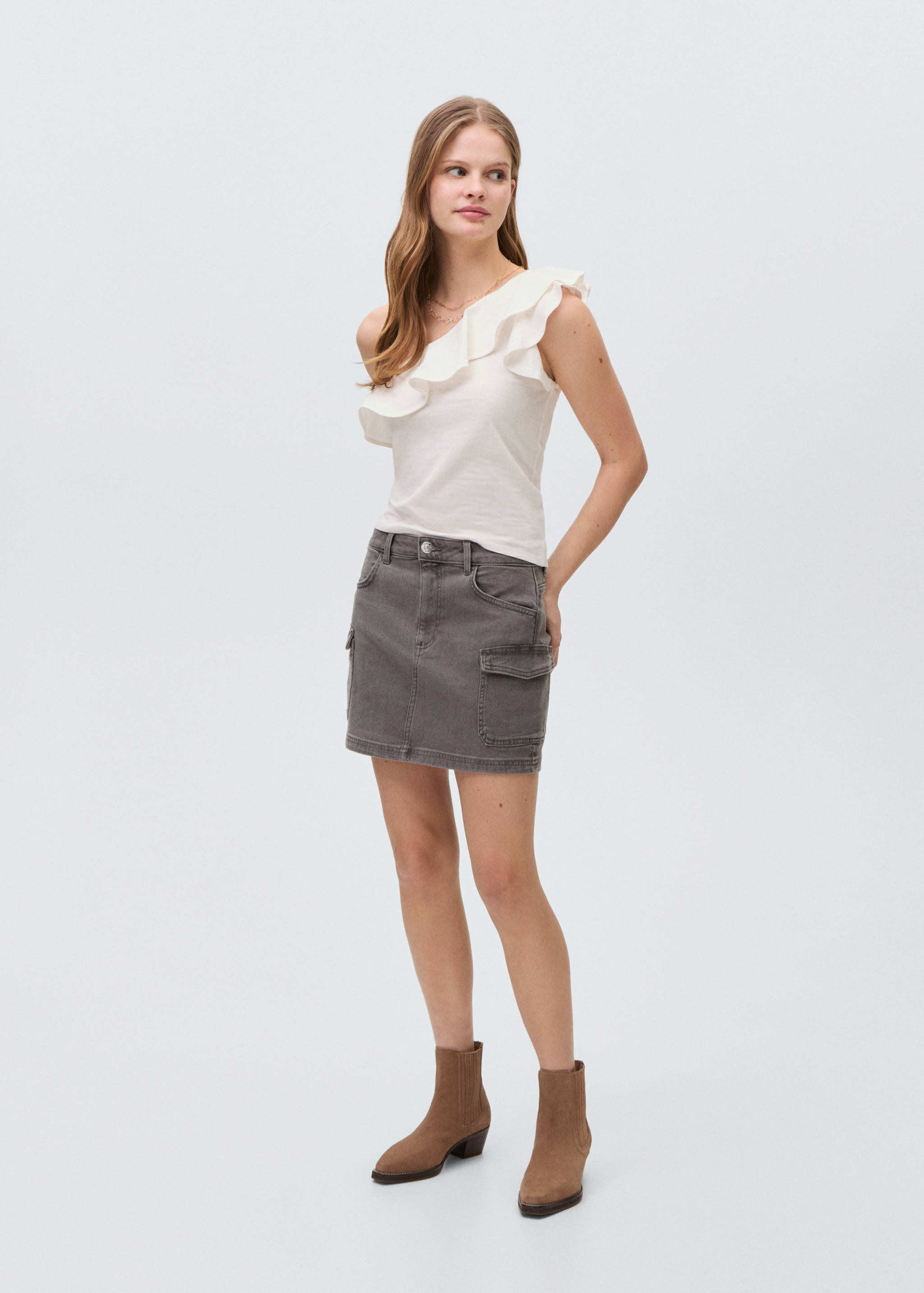 Top volante asimétrico - Plano general