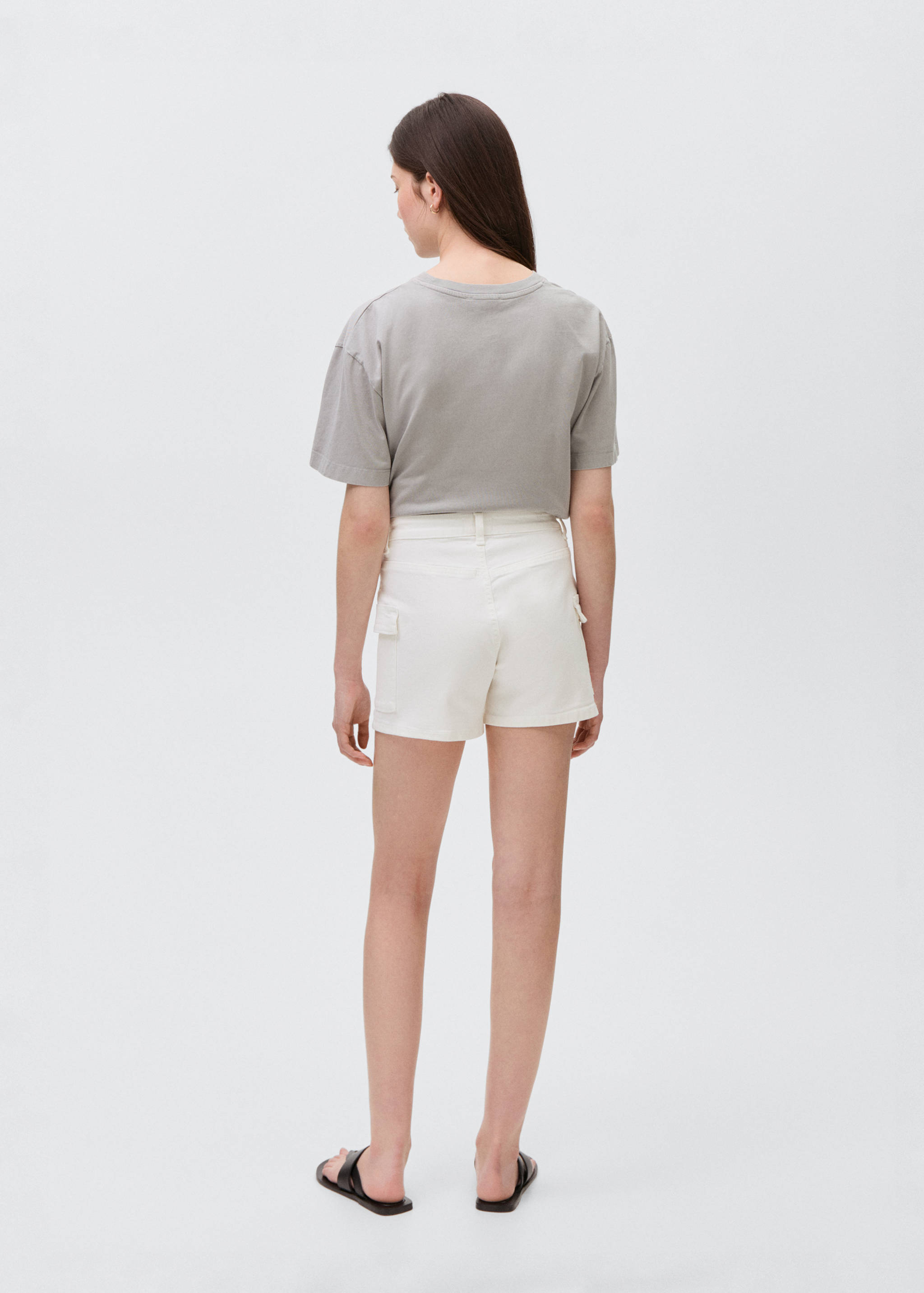 Cargo shorts - Reverse of the article