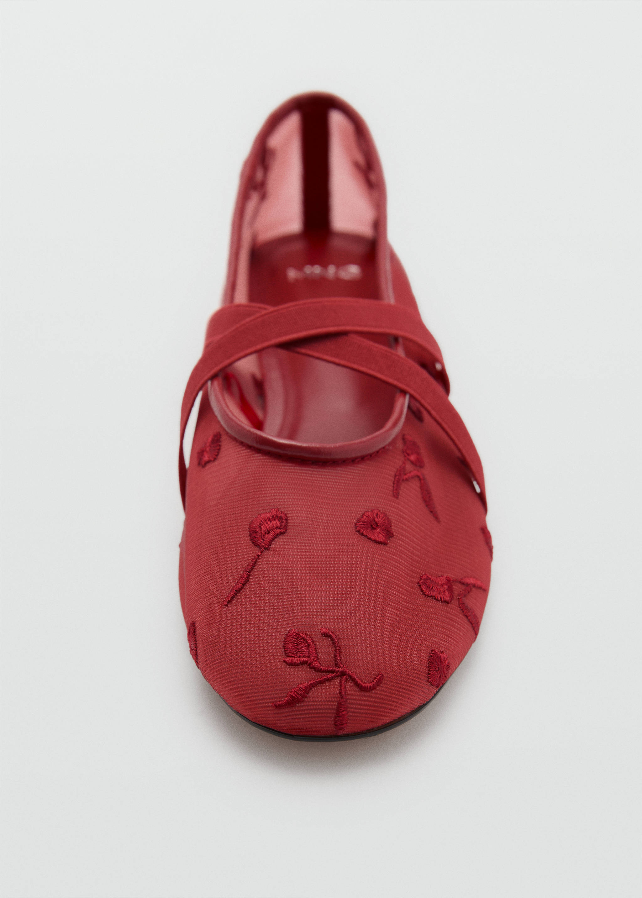 Ballerina flats with cross straps with embroidered flowers - Details of the article 2
