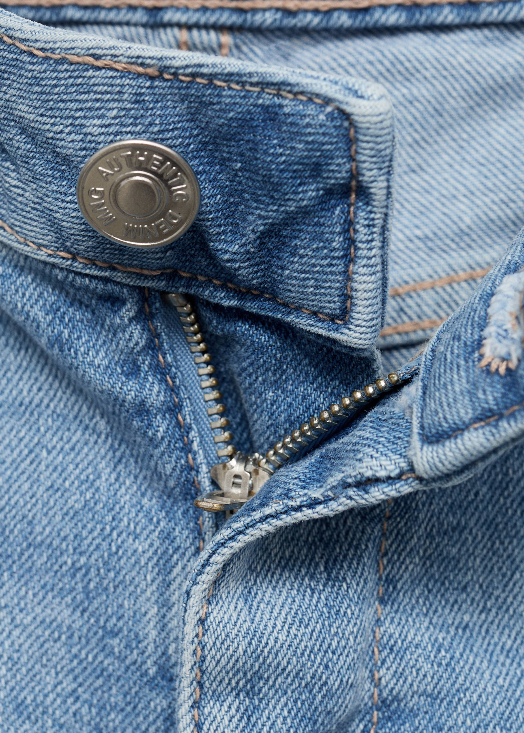 Denim shorts with turned-up hem - Details of the article 8